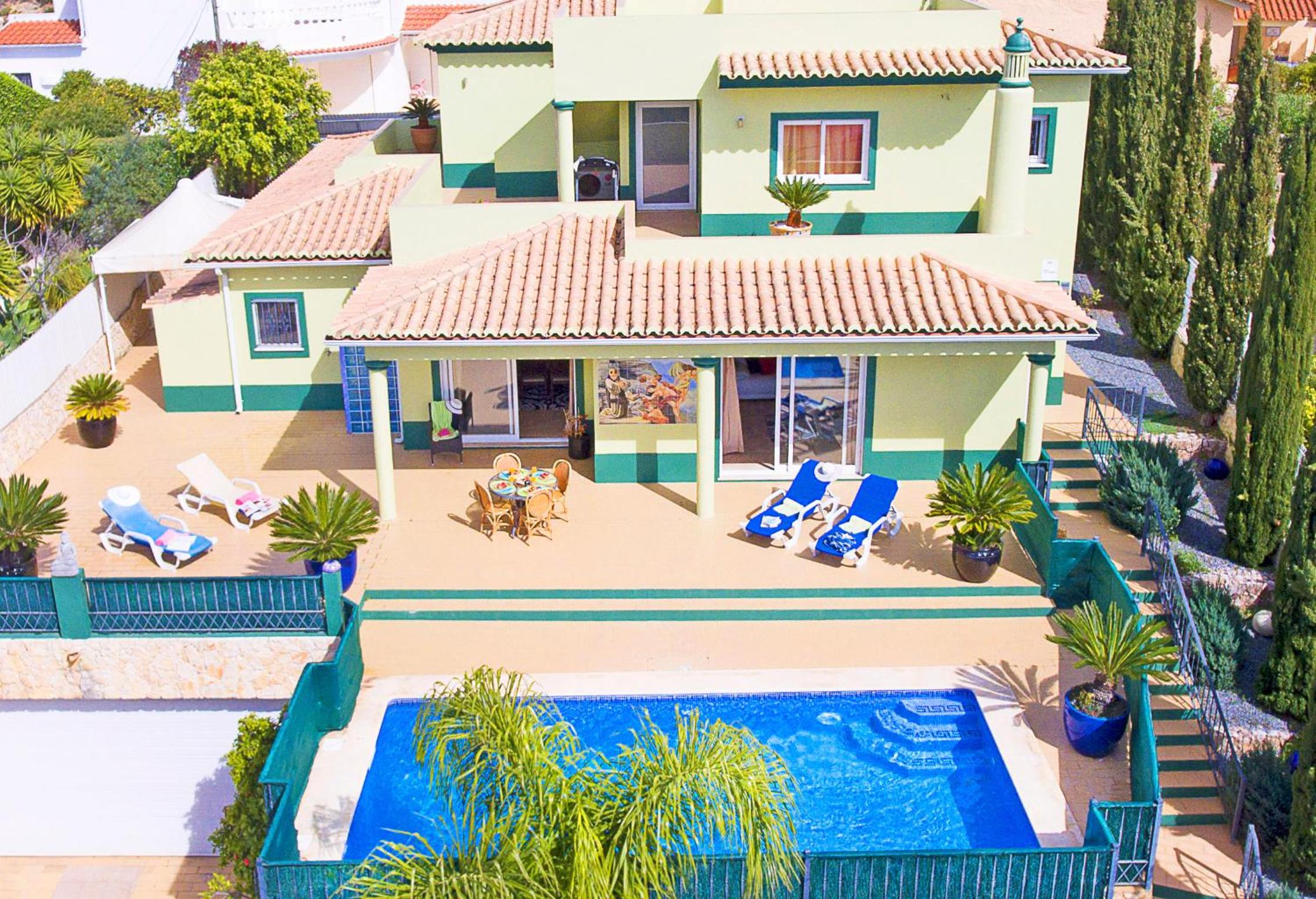Villa Saint Thomas - Moradia tranquila com piscina aquecível em Carvoeiro