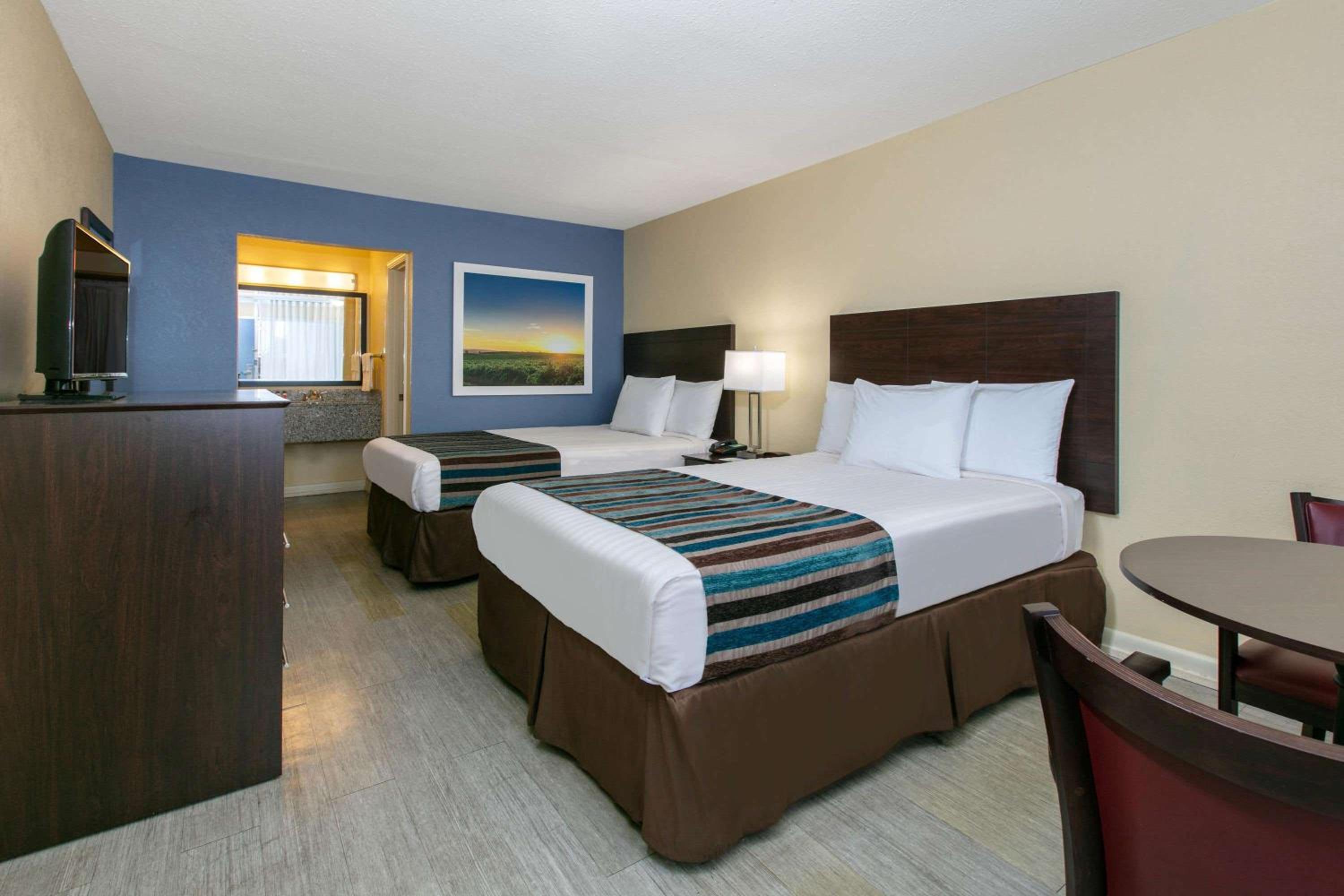 Natchez Vacations - Days Inn by Wyndham Natchez - Property Image 3