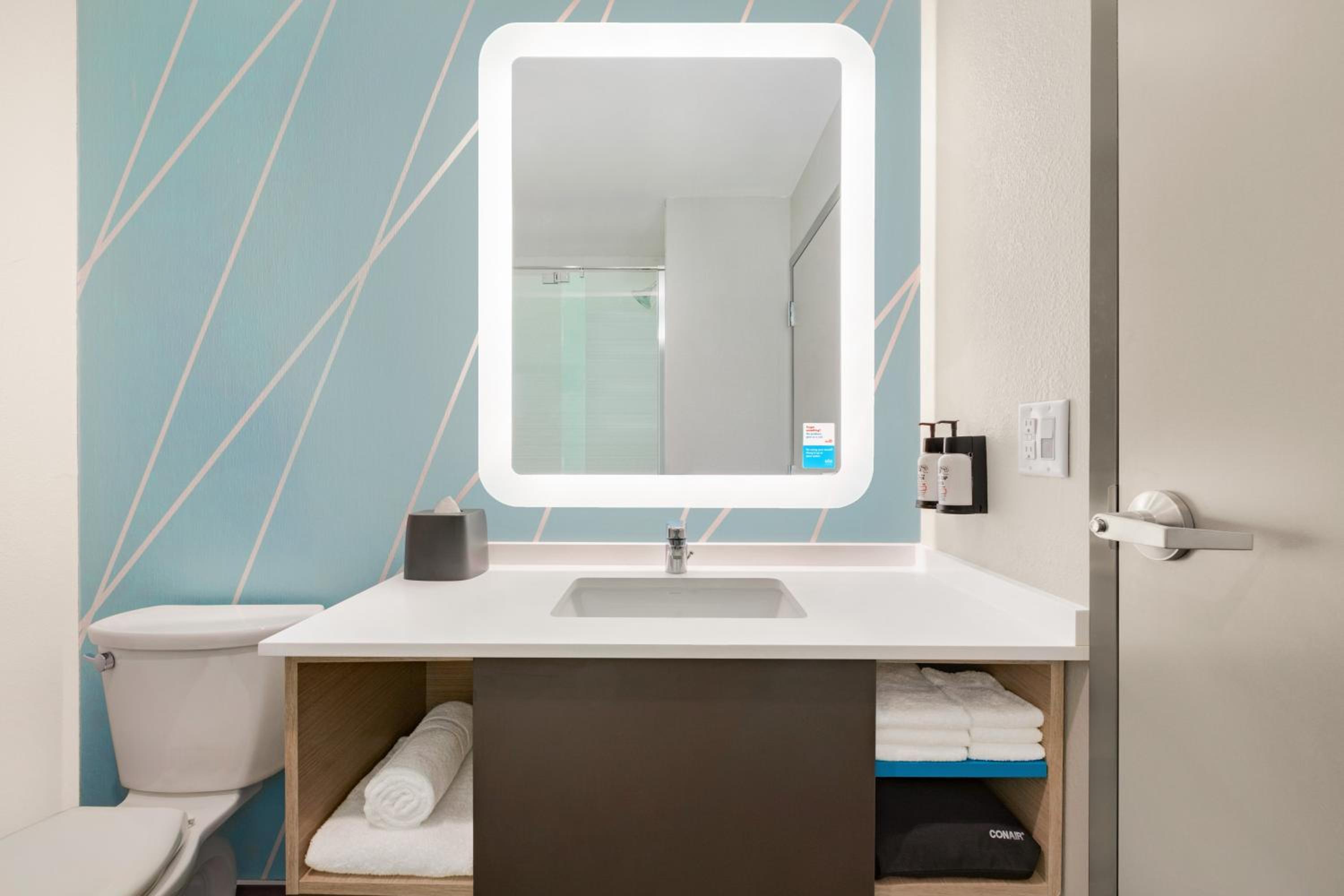 avid hotels - Nashville Airport, an IHG Hotel - Property Image 15