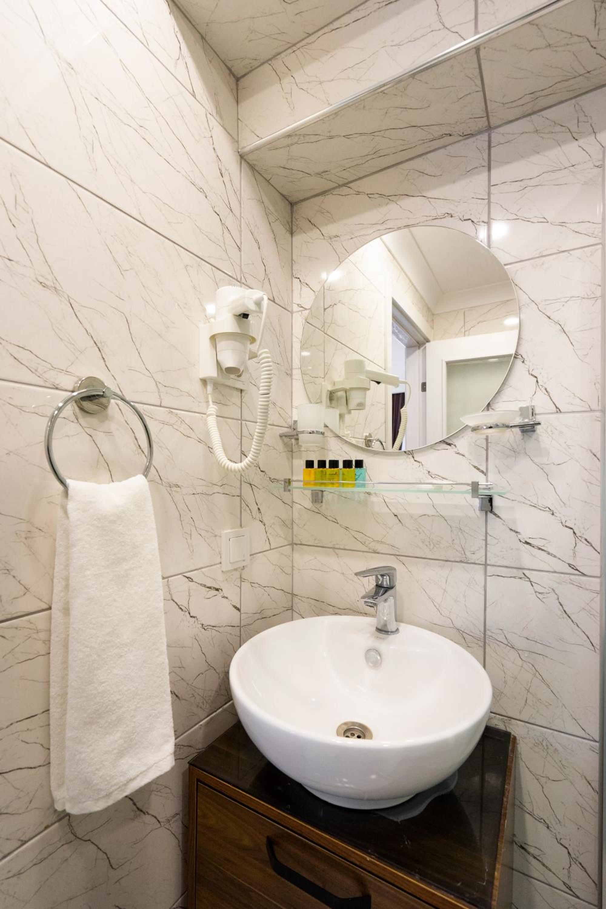 Castillo Rojo Otel İstanbul - Image 33