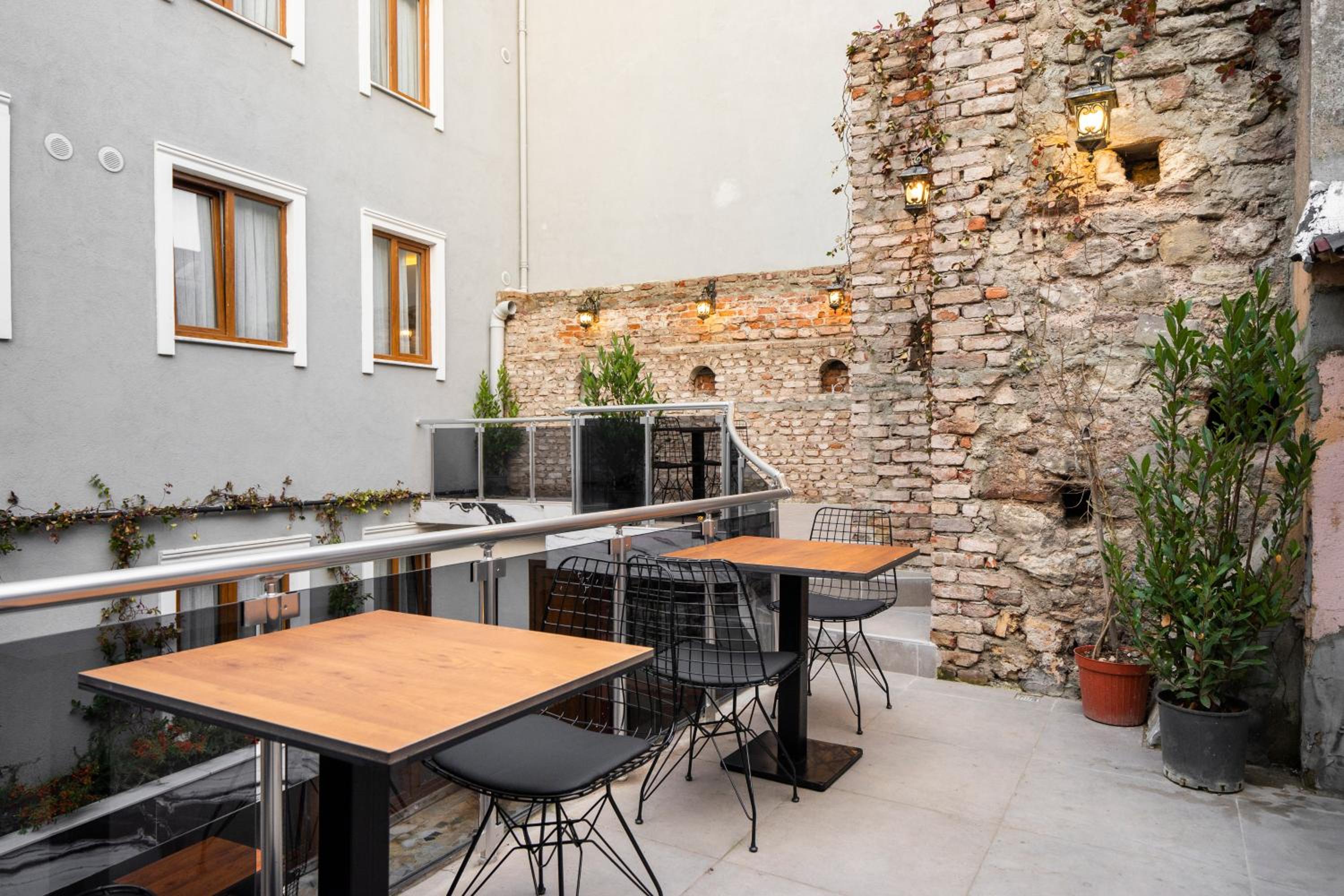 Castillo Rojo Otel İstanbul - Image 7