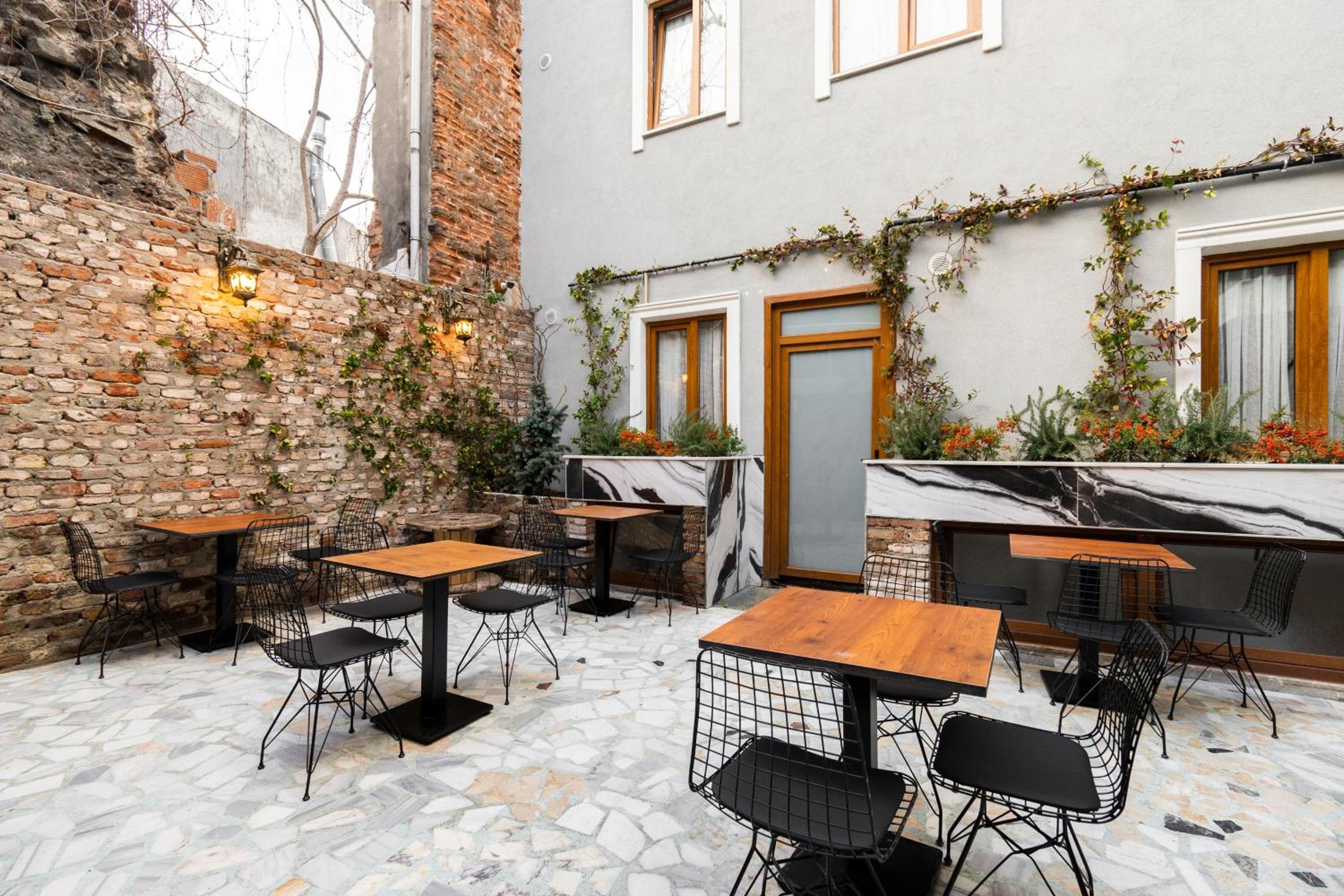 Castillo Rojo Otel İstanbul - Image 8