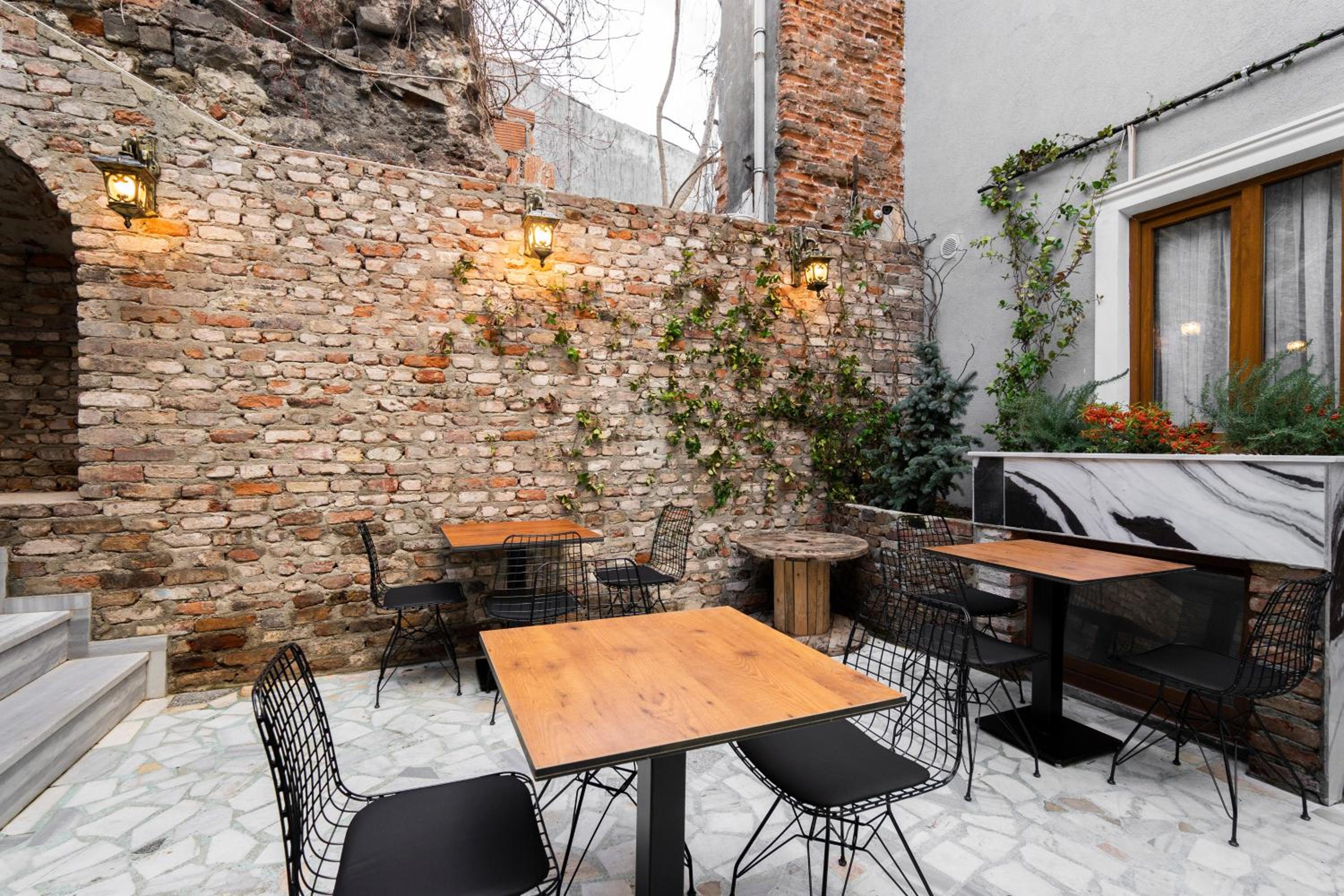 Castillo Rojo Otel İstanbul - Image 9