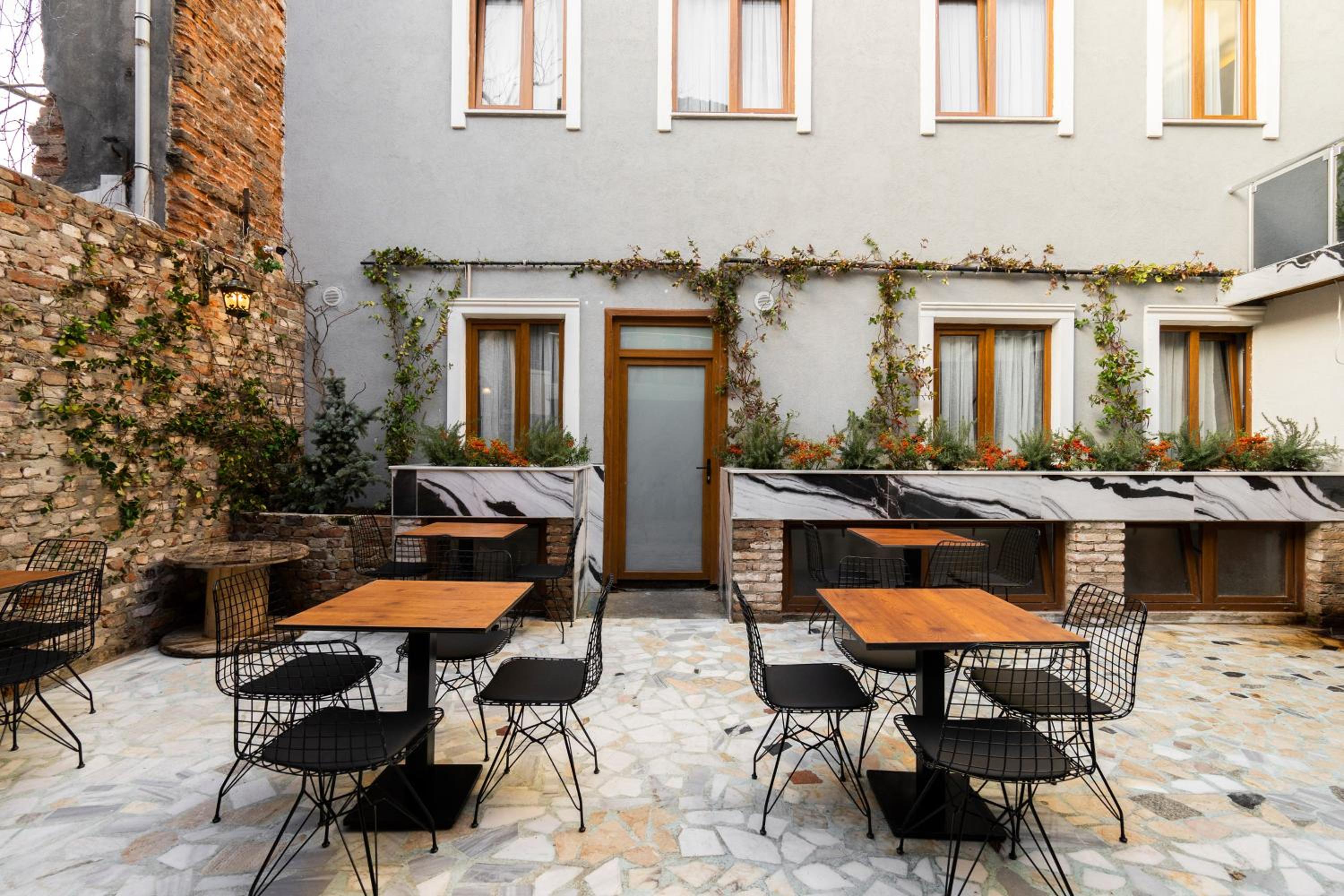 Castillo Rojo Otel İstanbul - Image 10