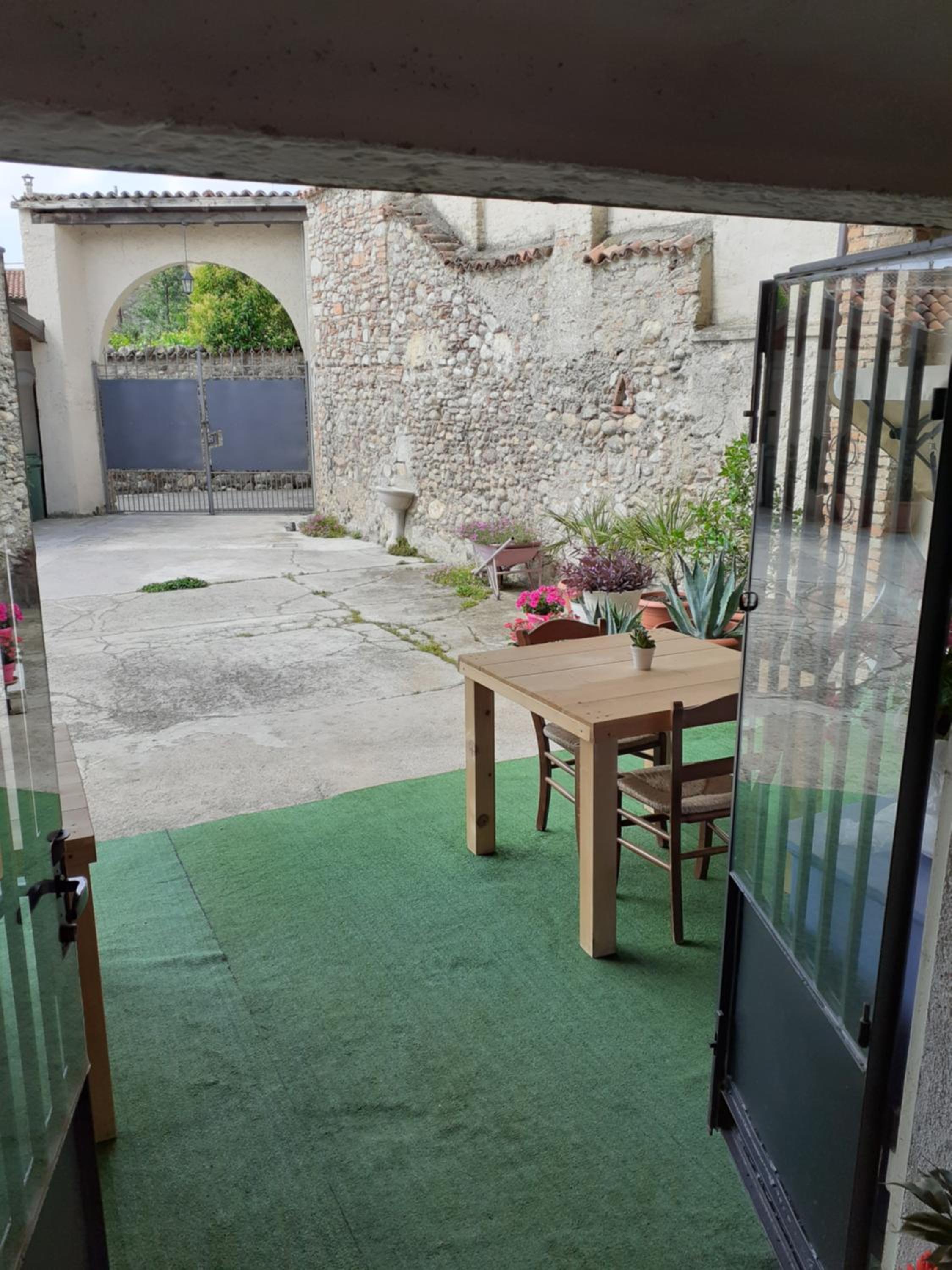 Vicolo Del Nido B&B view 3