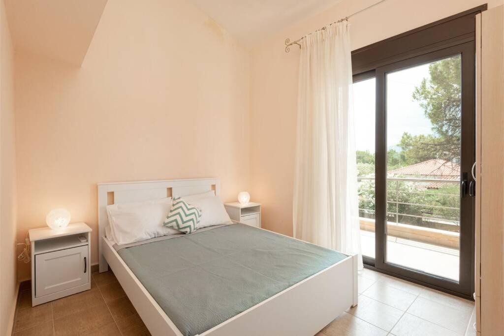 #FLH - Honeydew Home, Vourvourou view 3
