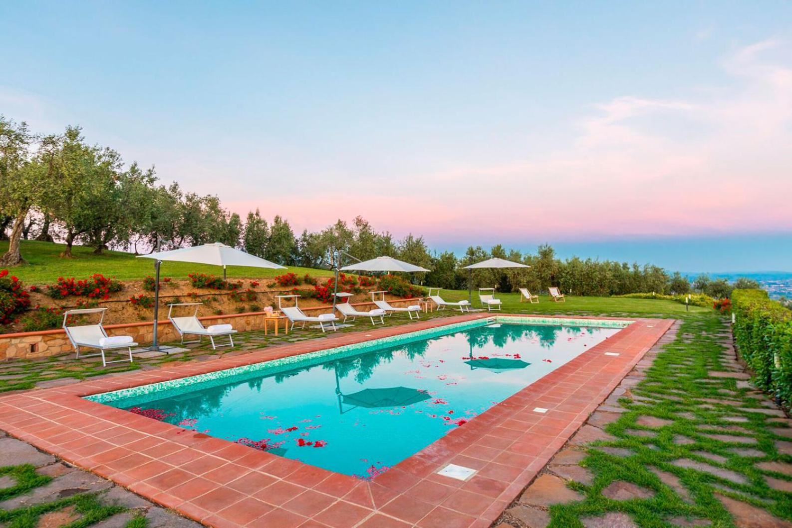 Villa Armonia Toscana - Teloni view 3