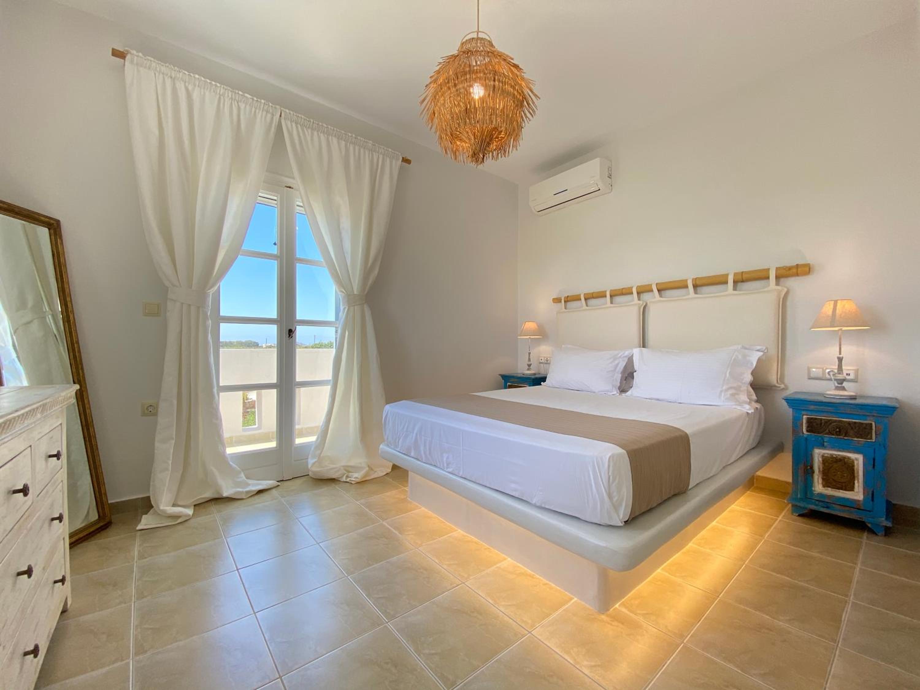 Seaside Naxos • Holiday Villas