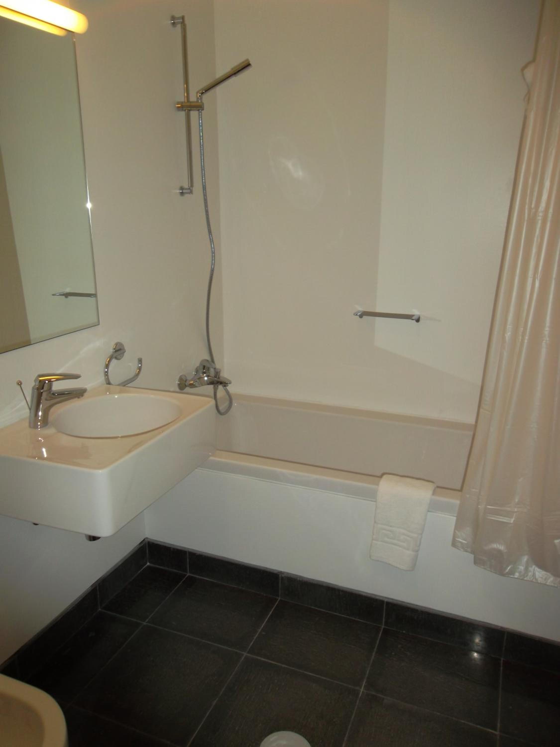 Azores Youth Hostels - Santa Maria