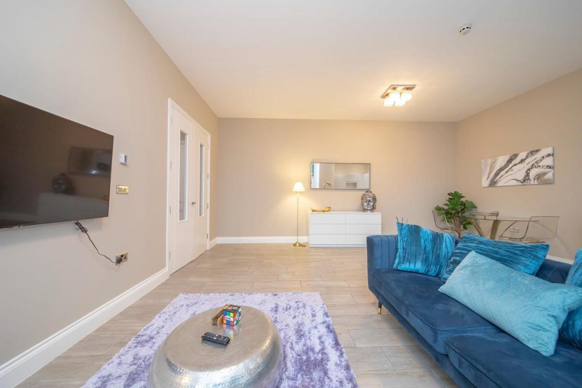 Most central located luxury 1bd view 2
