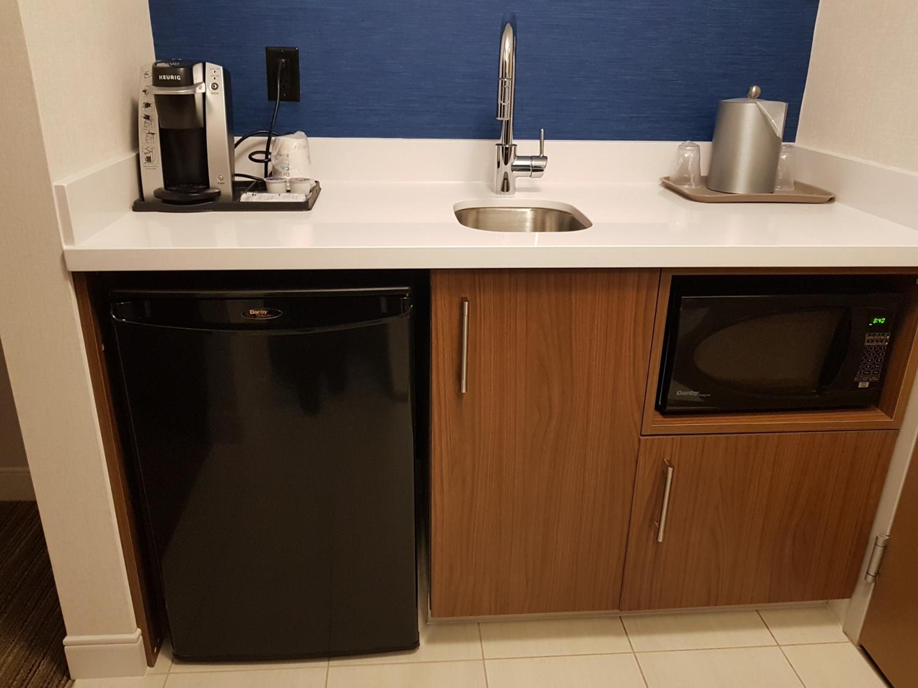 Surrey Vacations - Holiday Inn Express and Suites Surrey, an IHG Hotel - Property Image 29