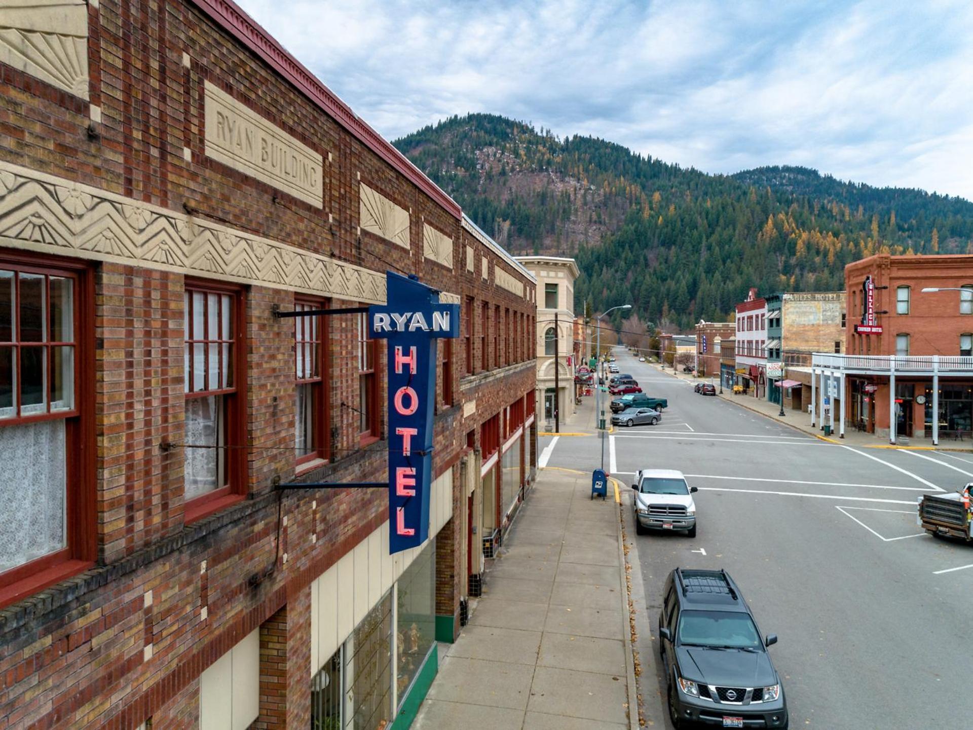 Ryan Hotel