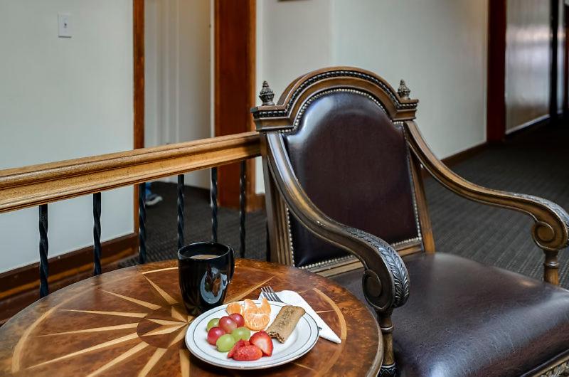 Ryan Hotel