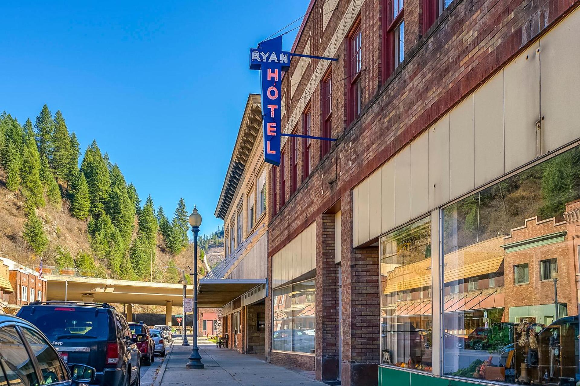 Ryan Hotel