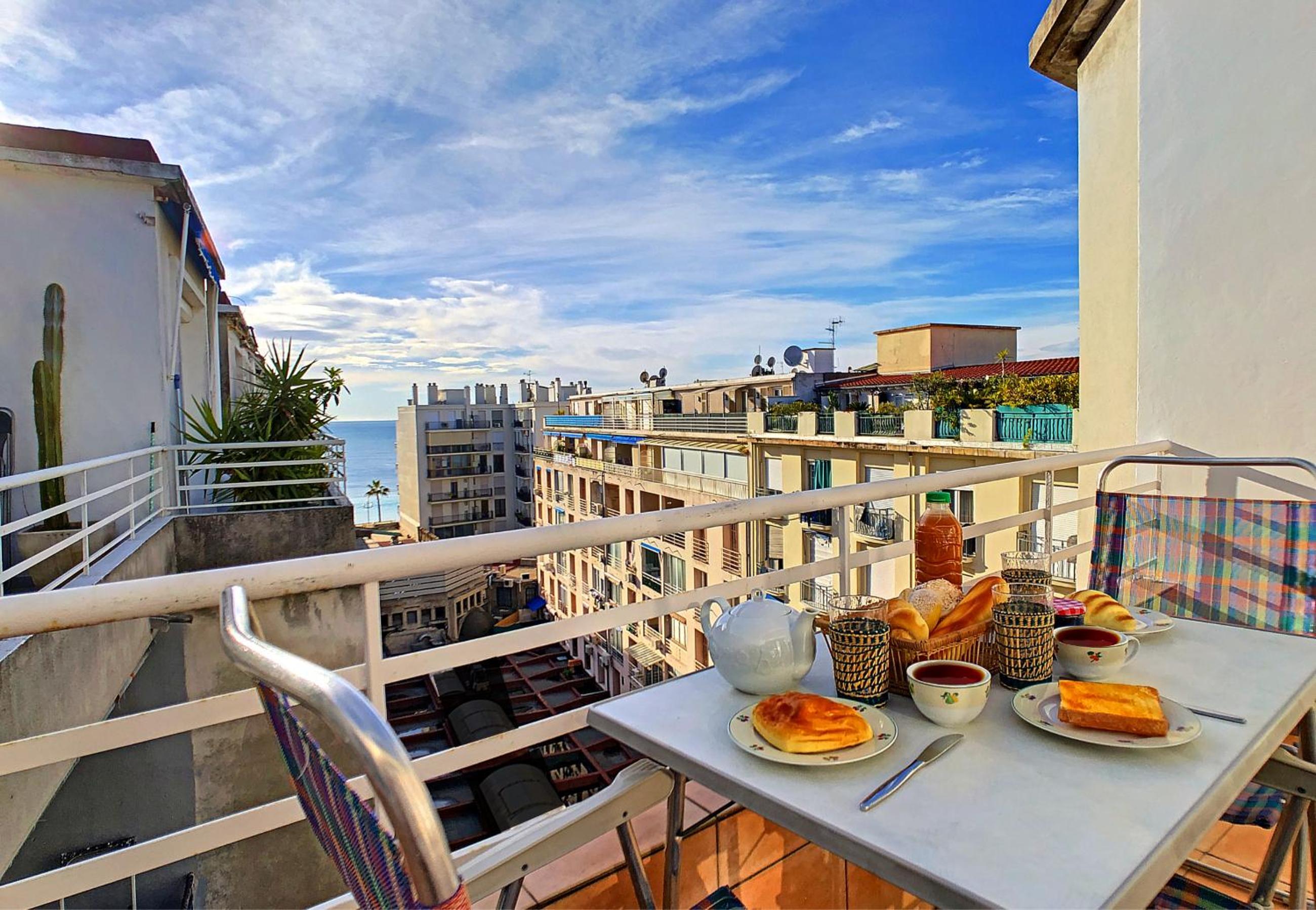 Nestor&Jeeves - BEACH COTTAGE TERRACE - Central - Very close sea - Top floor