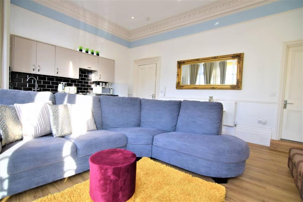 ONE BEDROOM 5 mins away from sea view 4