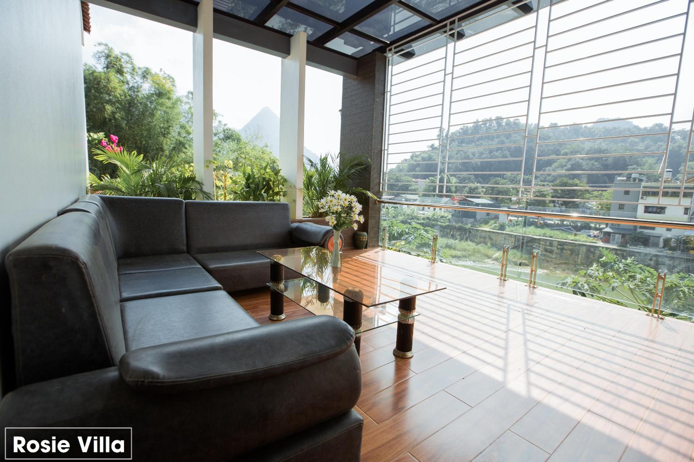 Rosie Villa Ha Giang - Motorbikerental & Tour view 2