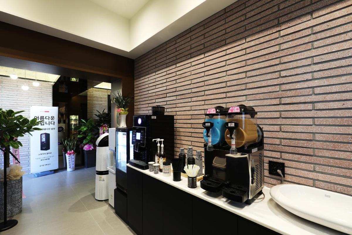 hotel reception