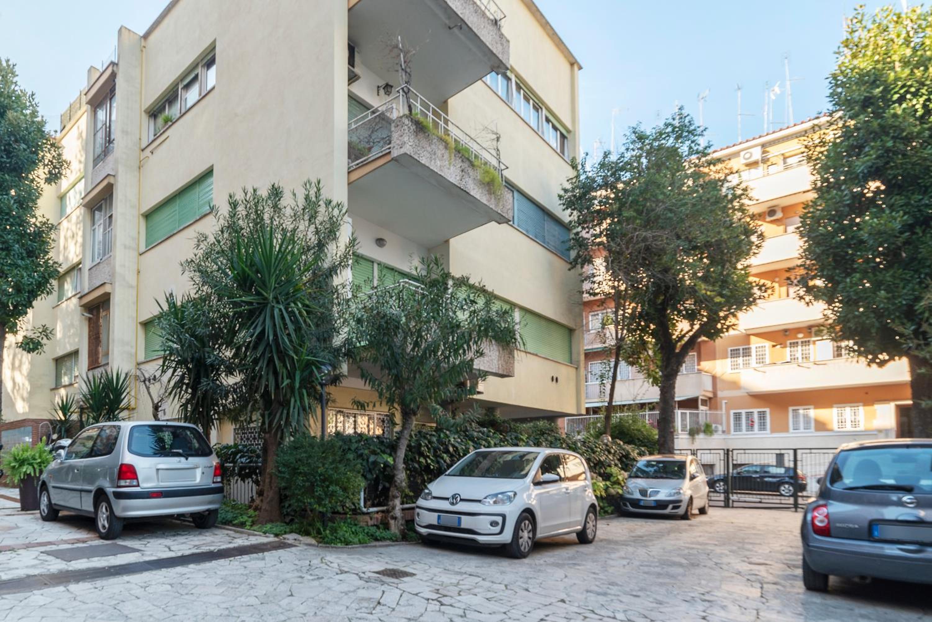 GuestHost - San Pietro Cozy Apartment with Terrace!