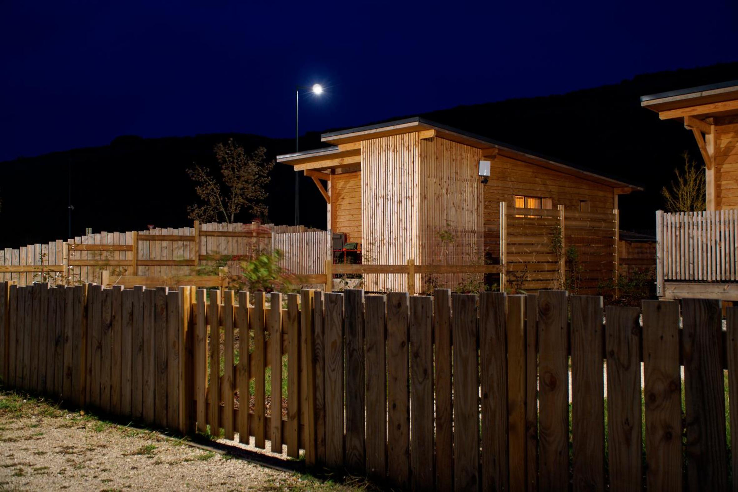 Les Lodges de la ViaRhôna / cabane-spa view 3