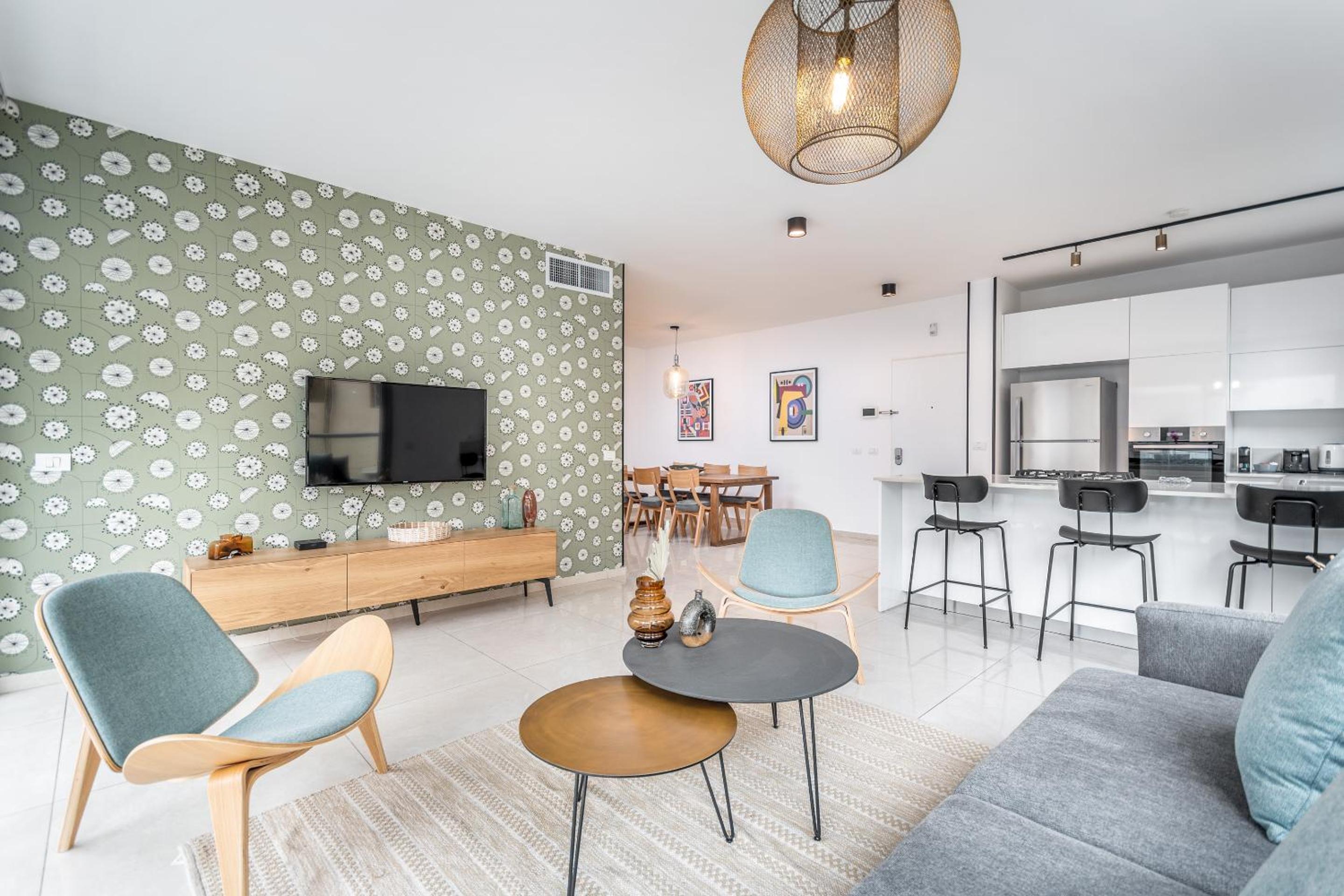 Amazing 3Bedrooms 2 Baths Balcony and Parking PRV