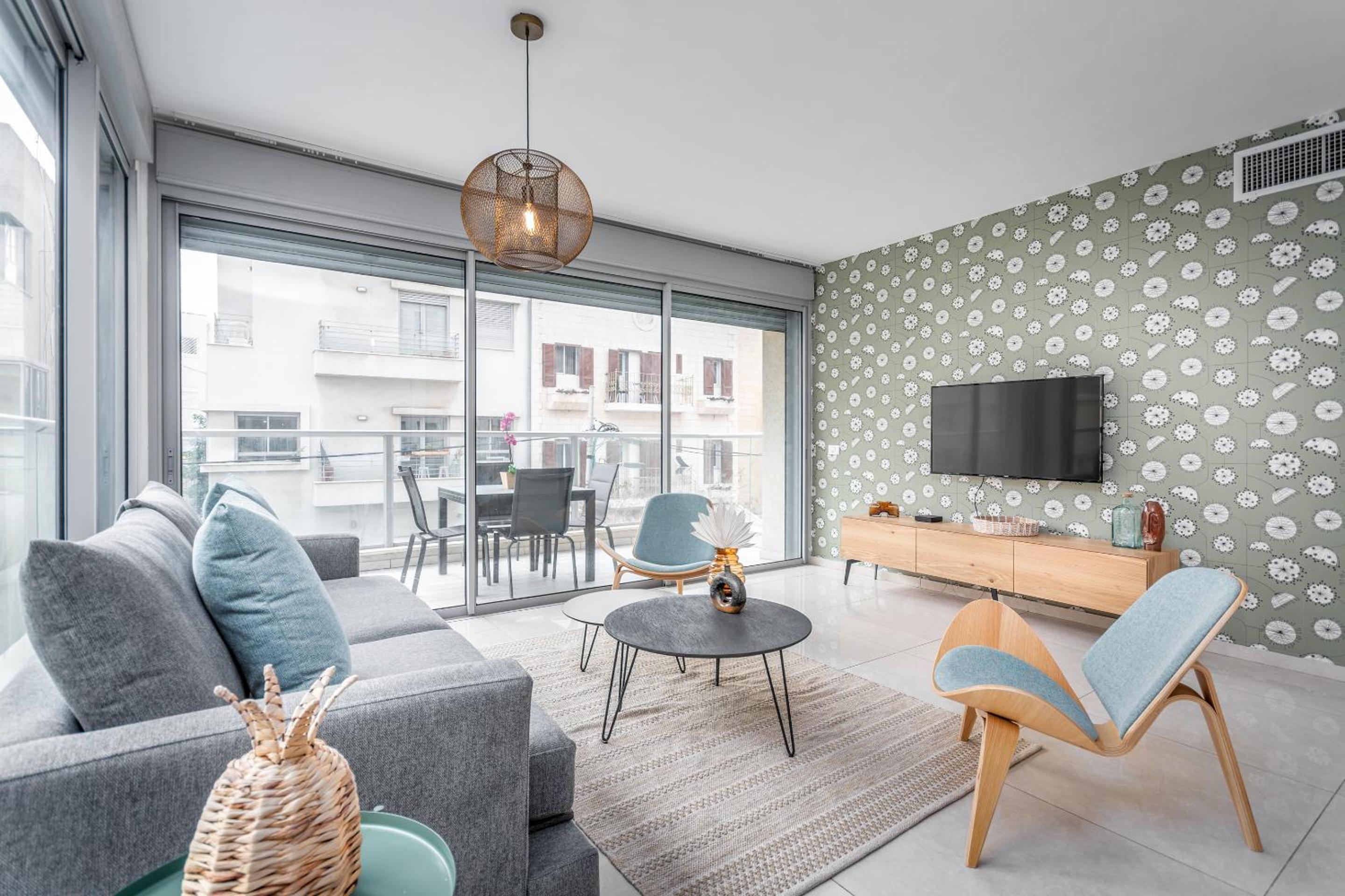 Amazing 3Bedrooms 2 Baths Balcony and Parking PRV