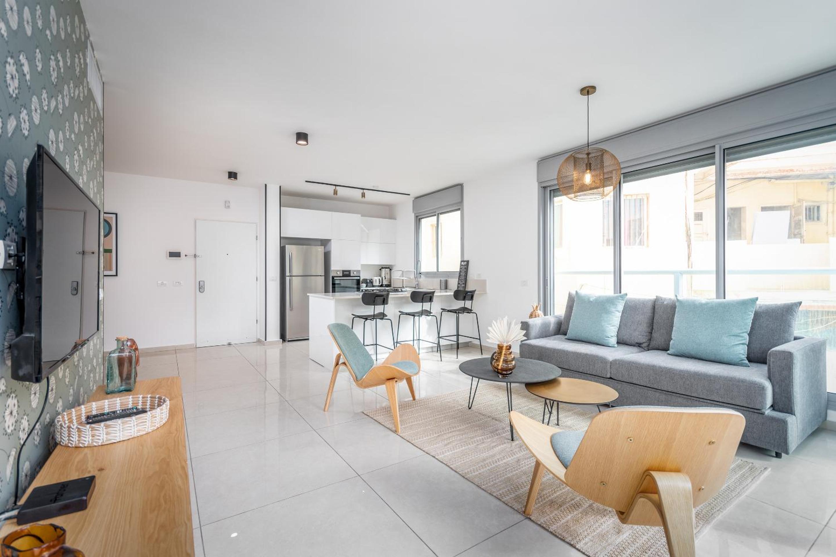 Amazing 3Bedrooms 2 Baths Balcony and Parking PRV