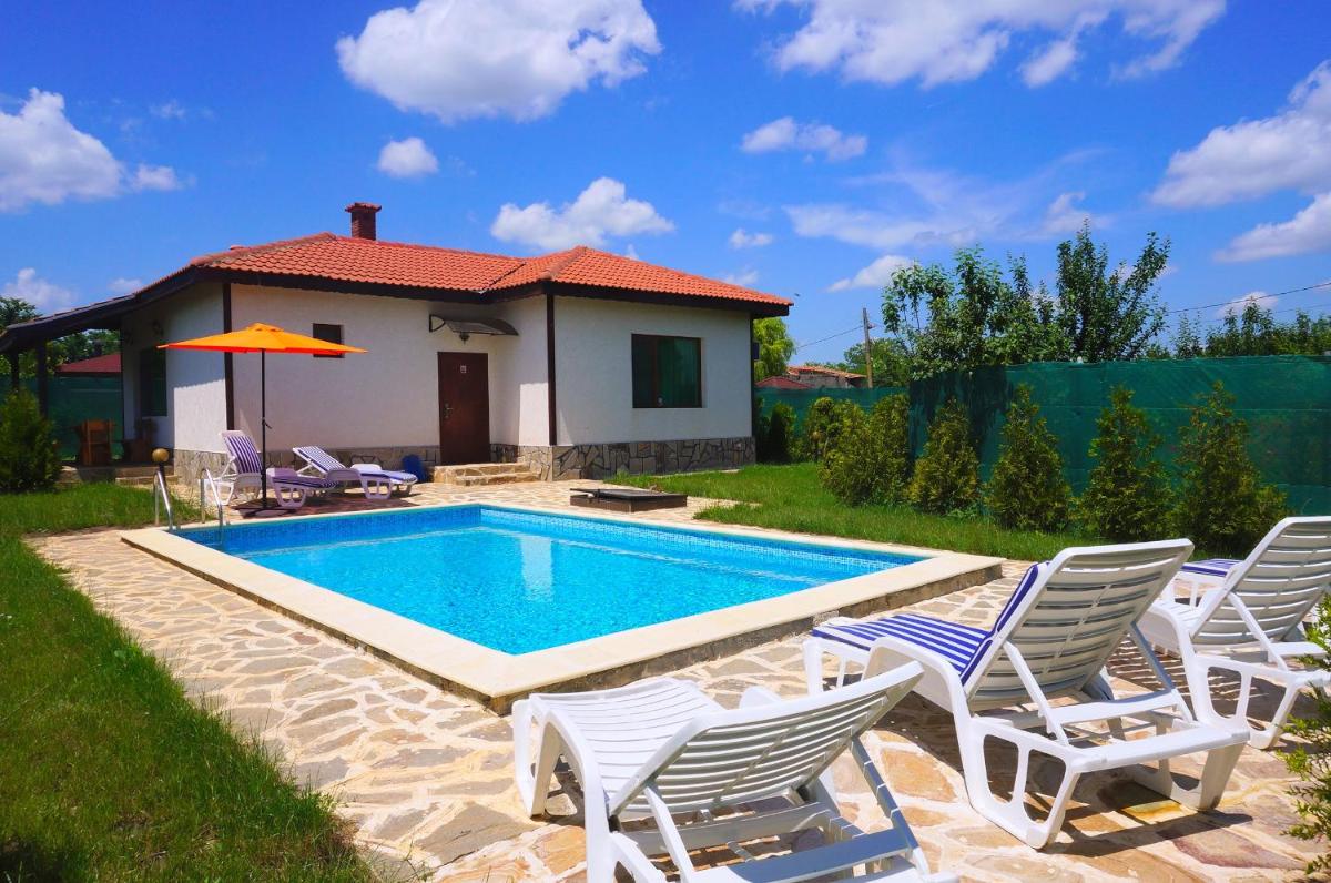 Villa Edem - Beach Bolata Area view 4