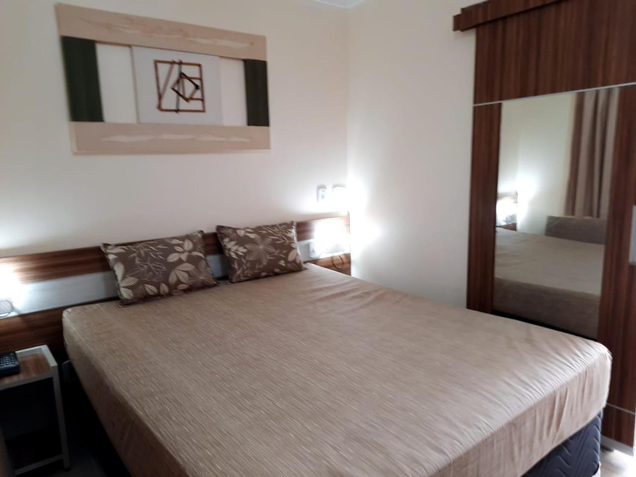 Hotel Lacqua Diroma - Apartamentos Completos para 5 pessoas em Caldas Novas-GO view 2