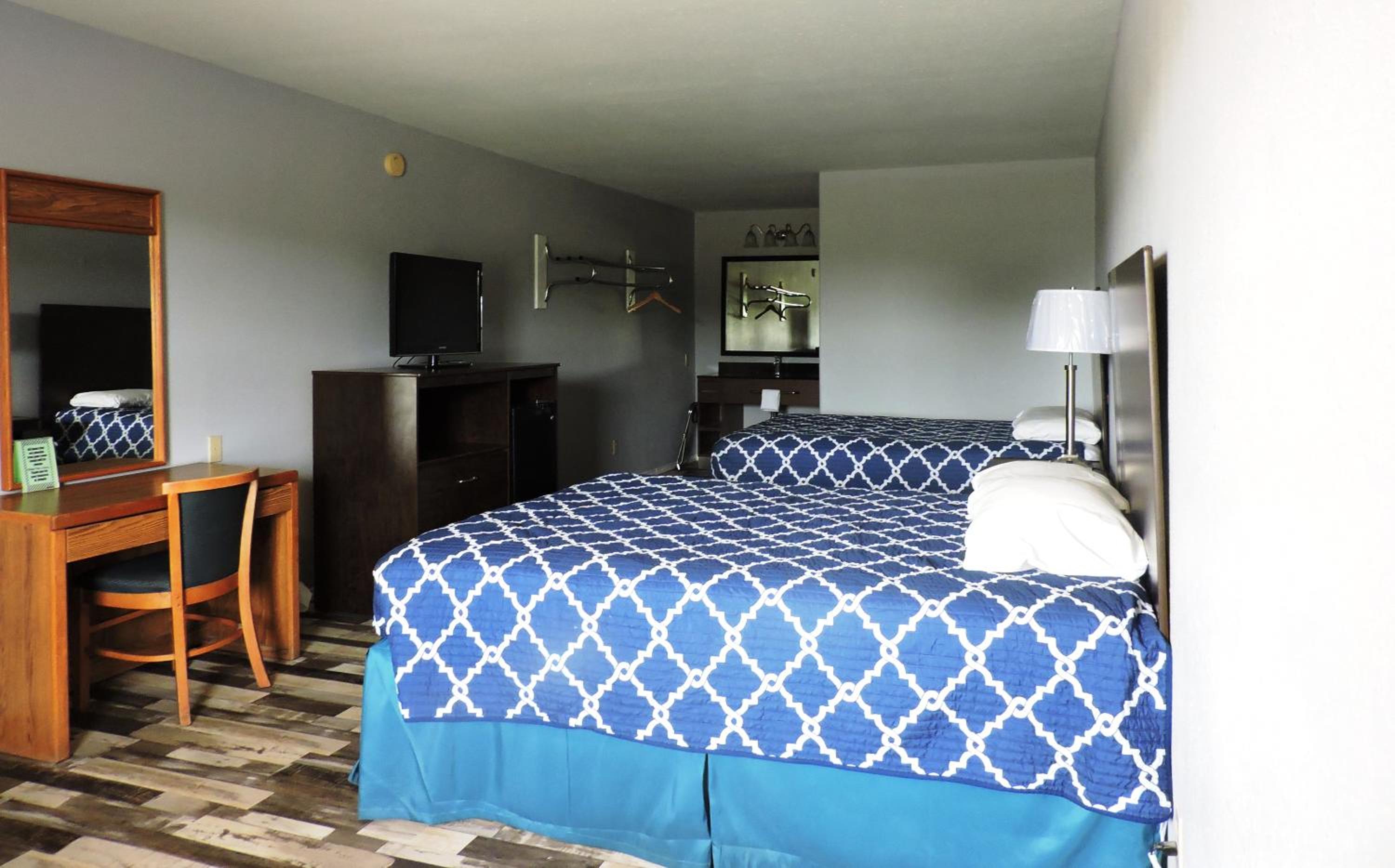 Riata Inn - Crystal City