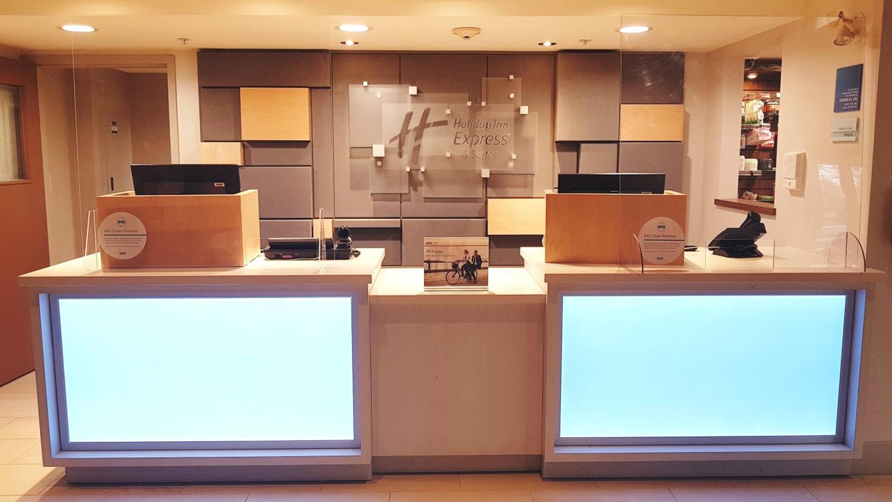 Surrey Vacations - Holiday Inn Express and Suites Surrey, an IHG Hotel - Property Image 5