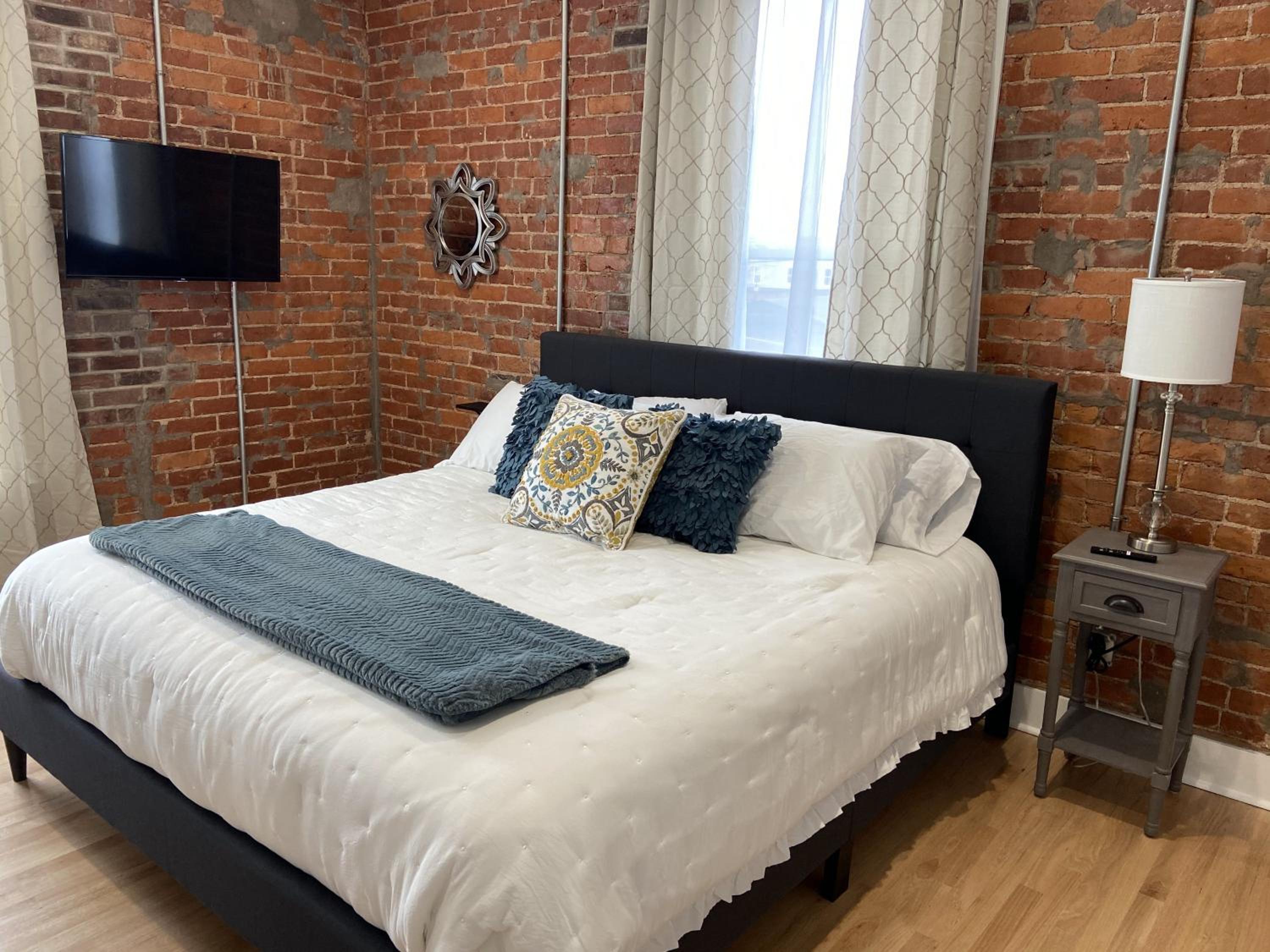 Bloomington Vacations - Brickhouse Loft - a boutique hotel - Property Image 1