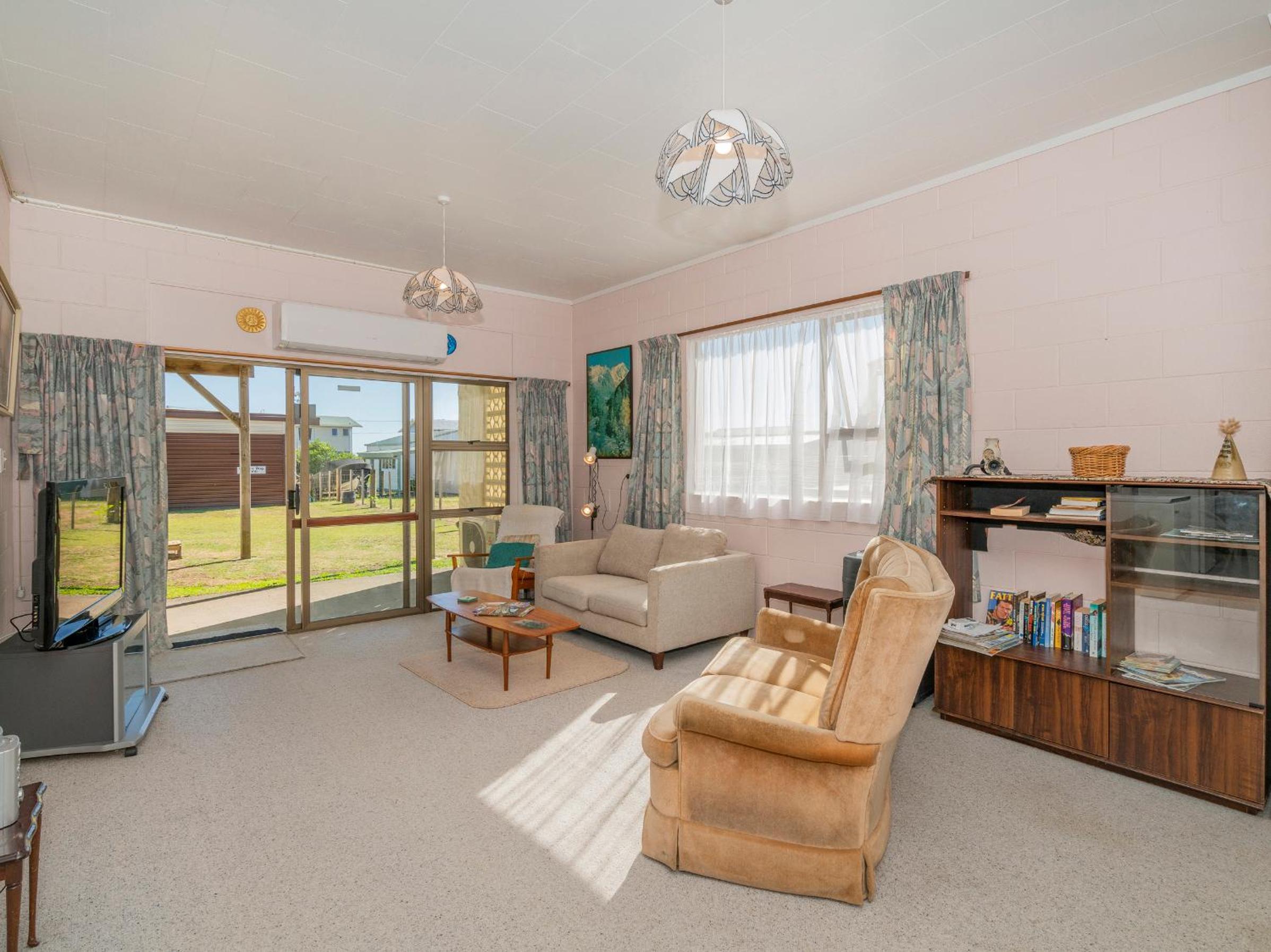 Cosy at Cooks - Cooks Beach Downstairs Unit view 2