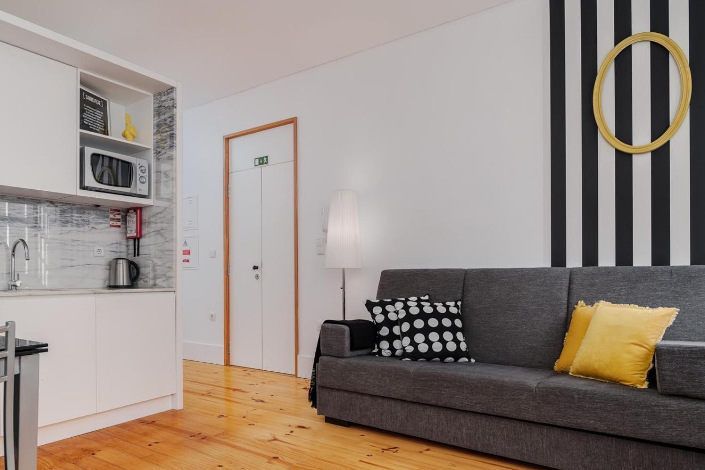 Flores Street Apartments