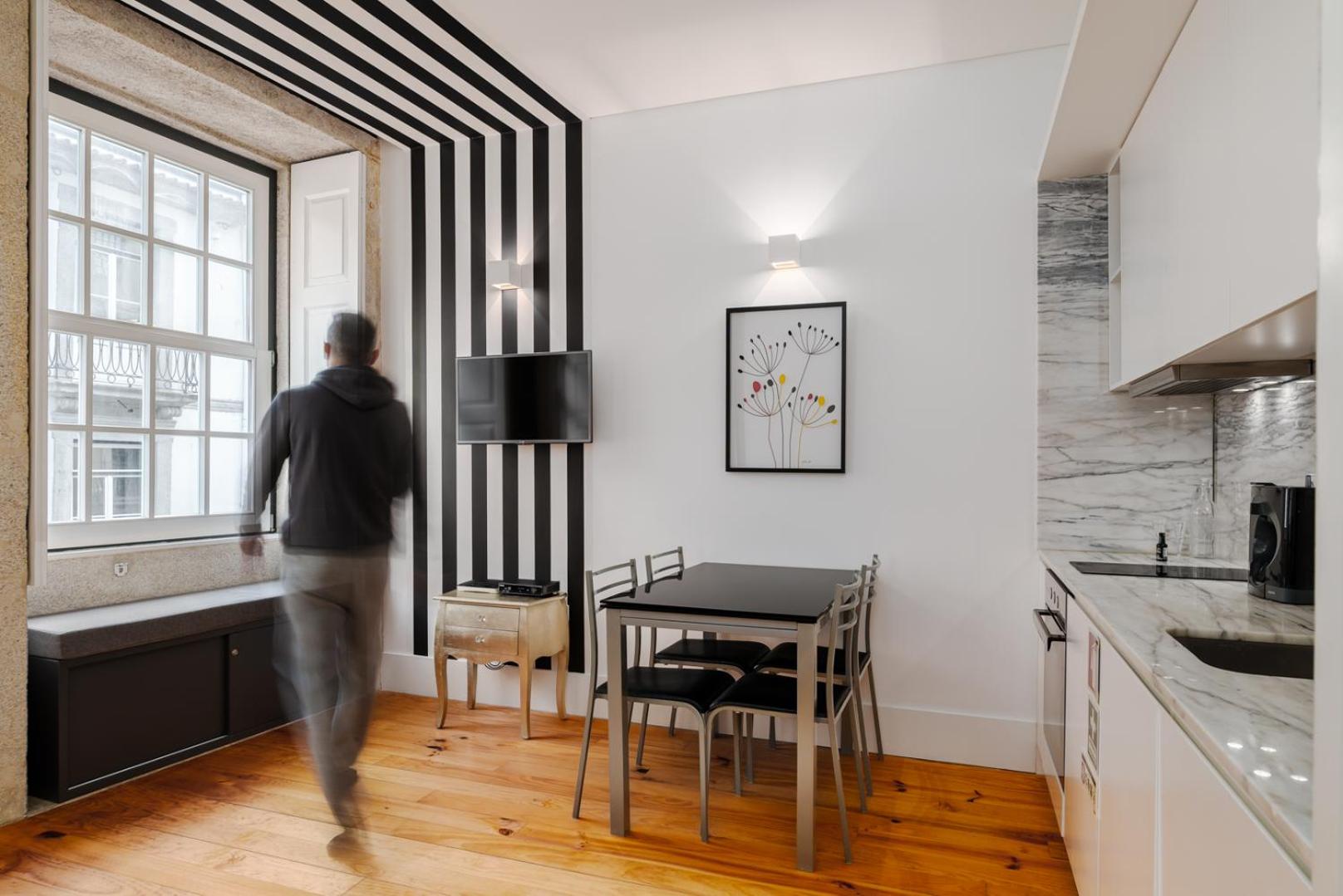 Flores Street Apartments