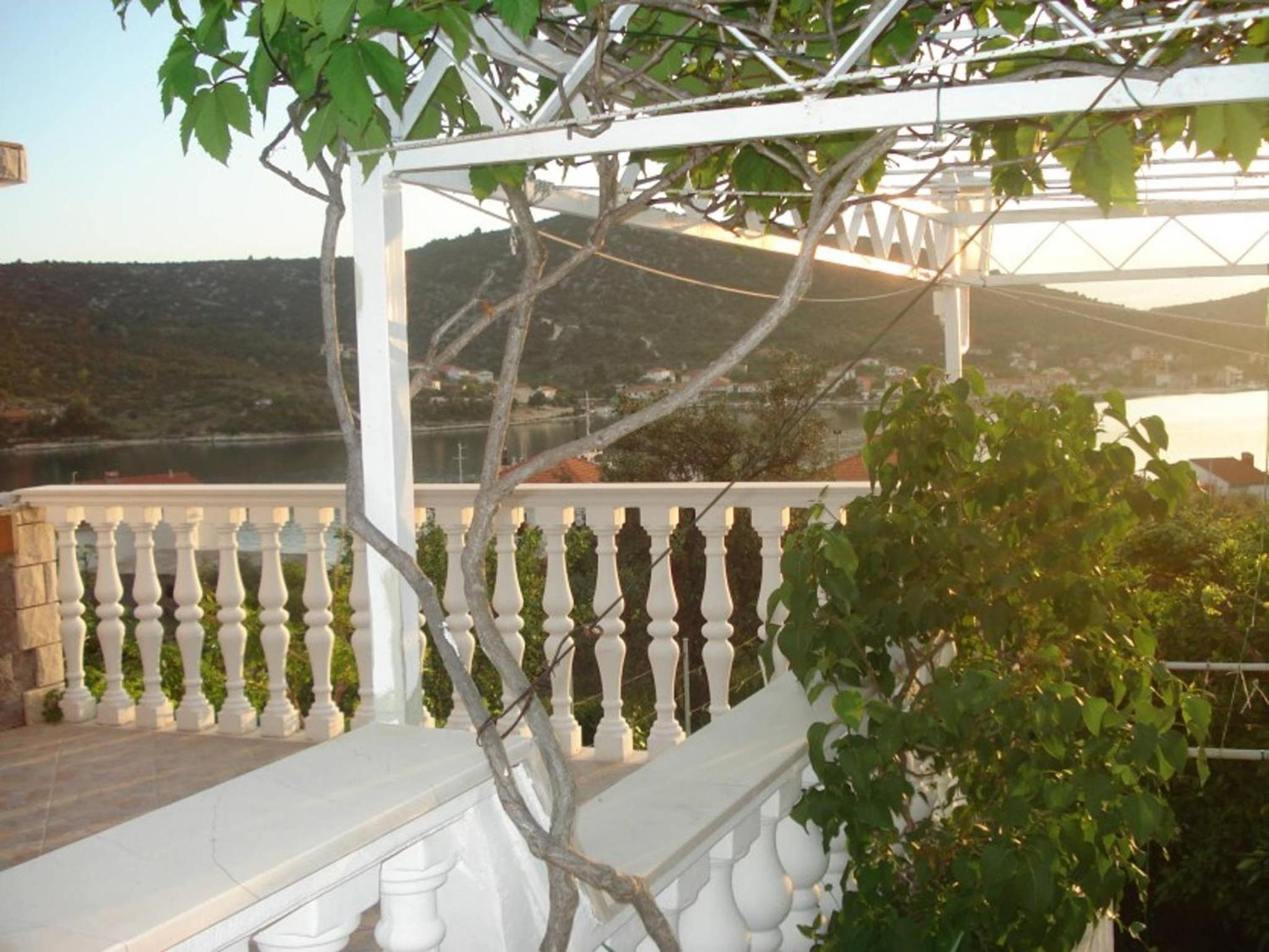Romantic Apartment With Sea View Vinie, Dalmatia view 3