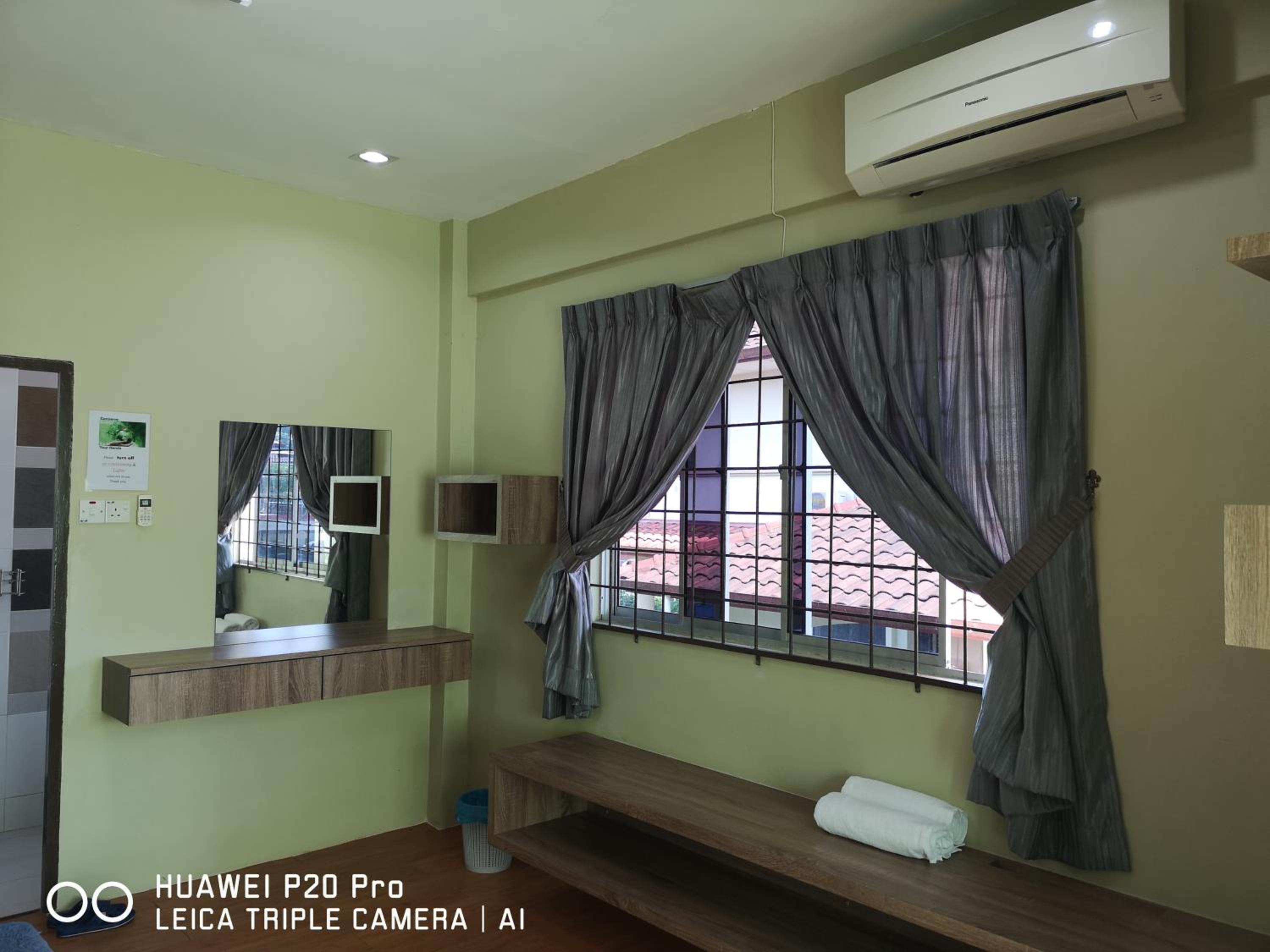 BL 209 photo 4