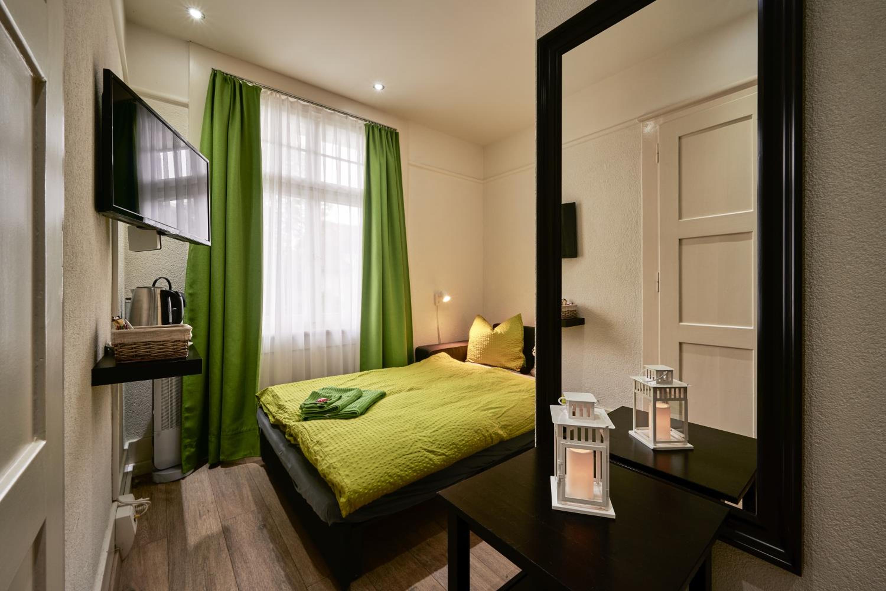Max Aviation Villa & Apartments