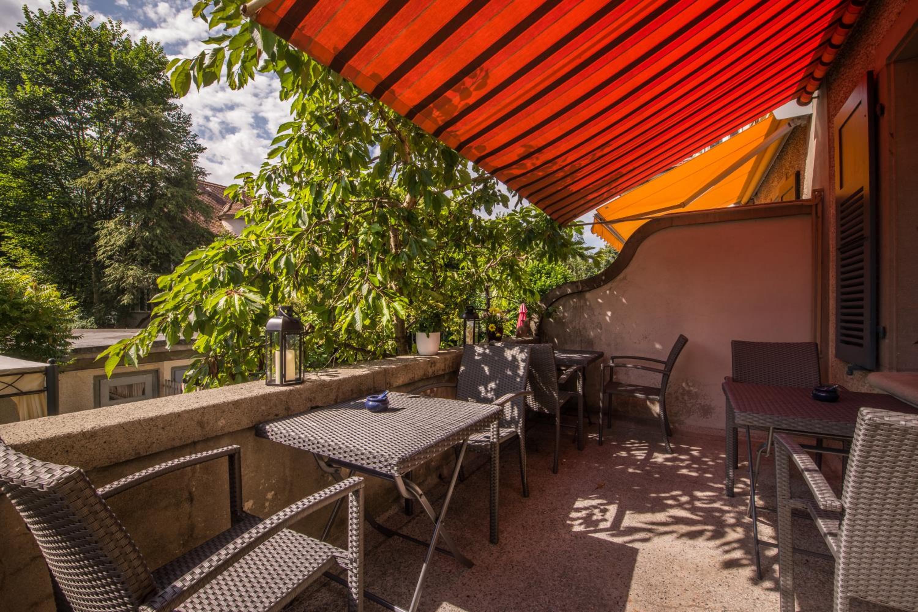 Max Aviation Villa & Apartments