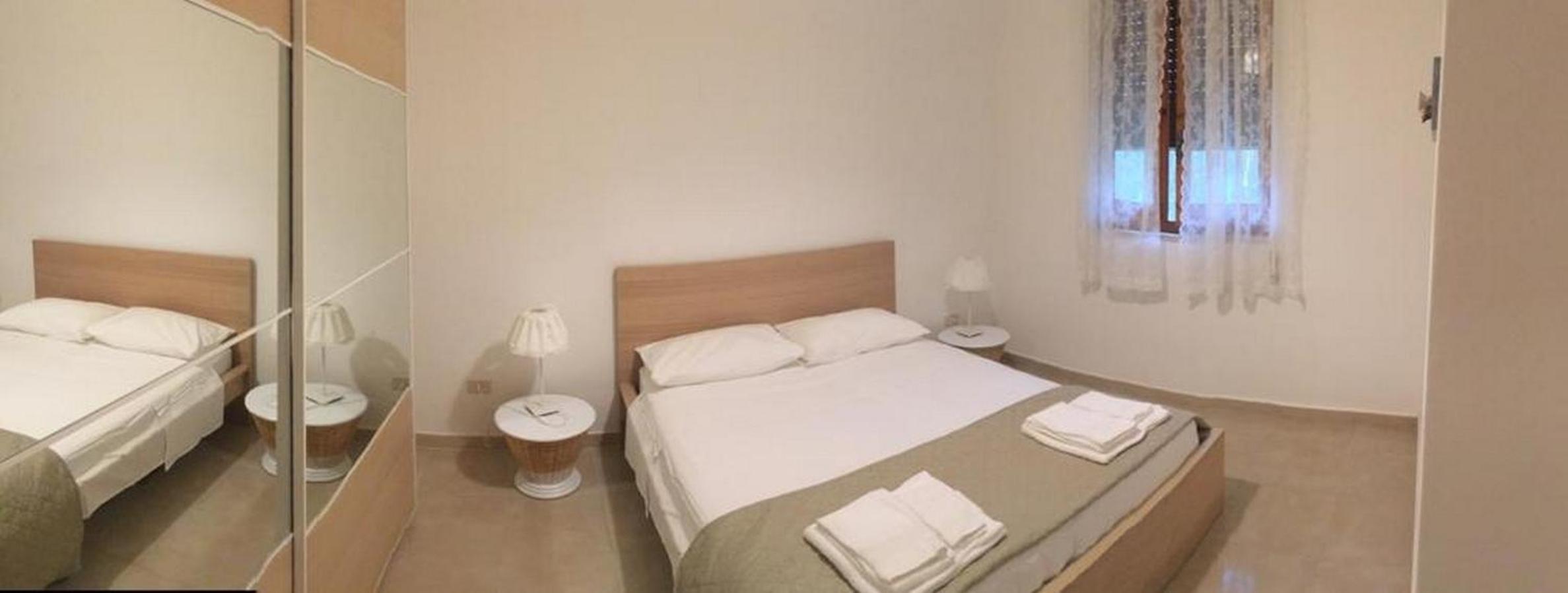 Collins Apartments photo 4