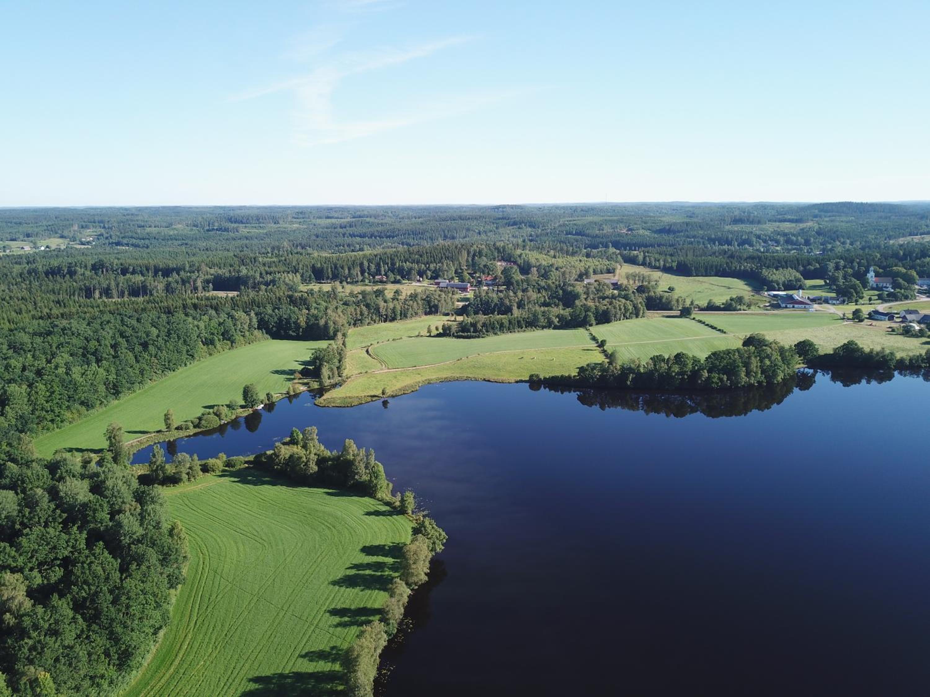 Gällared 710 - Bed & Kitchen view 5