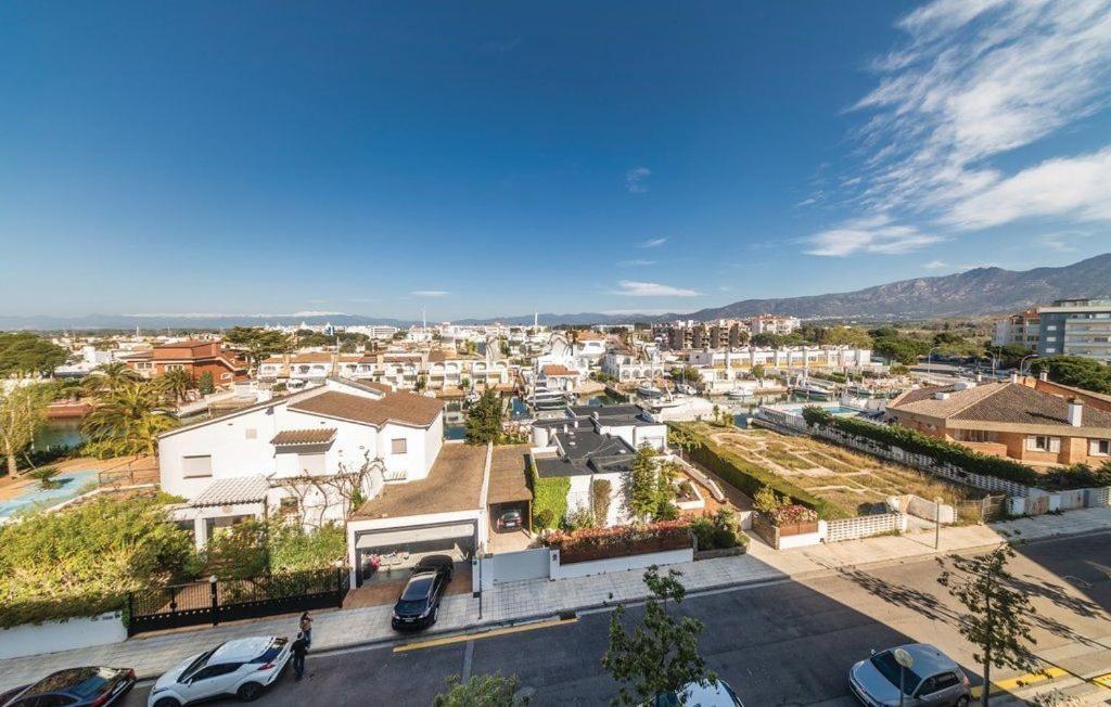 Apartamento con piscina y parking en Roses (5-3) photo 3