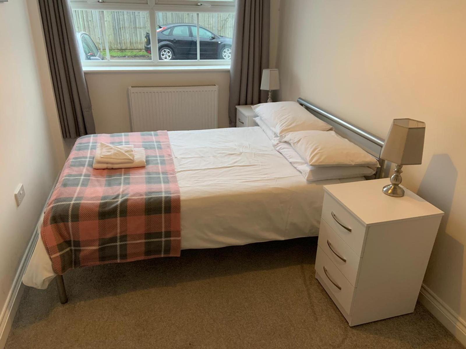 Hereford - Kestrel House - 4 Bedroom House Close to City With Parking - Sleeps 7 - Suitable for Family Gatherings or Contractors With Vehicles - Hosted by  view 5