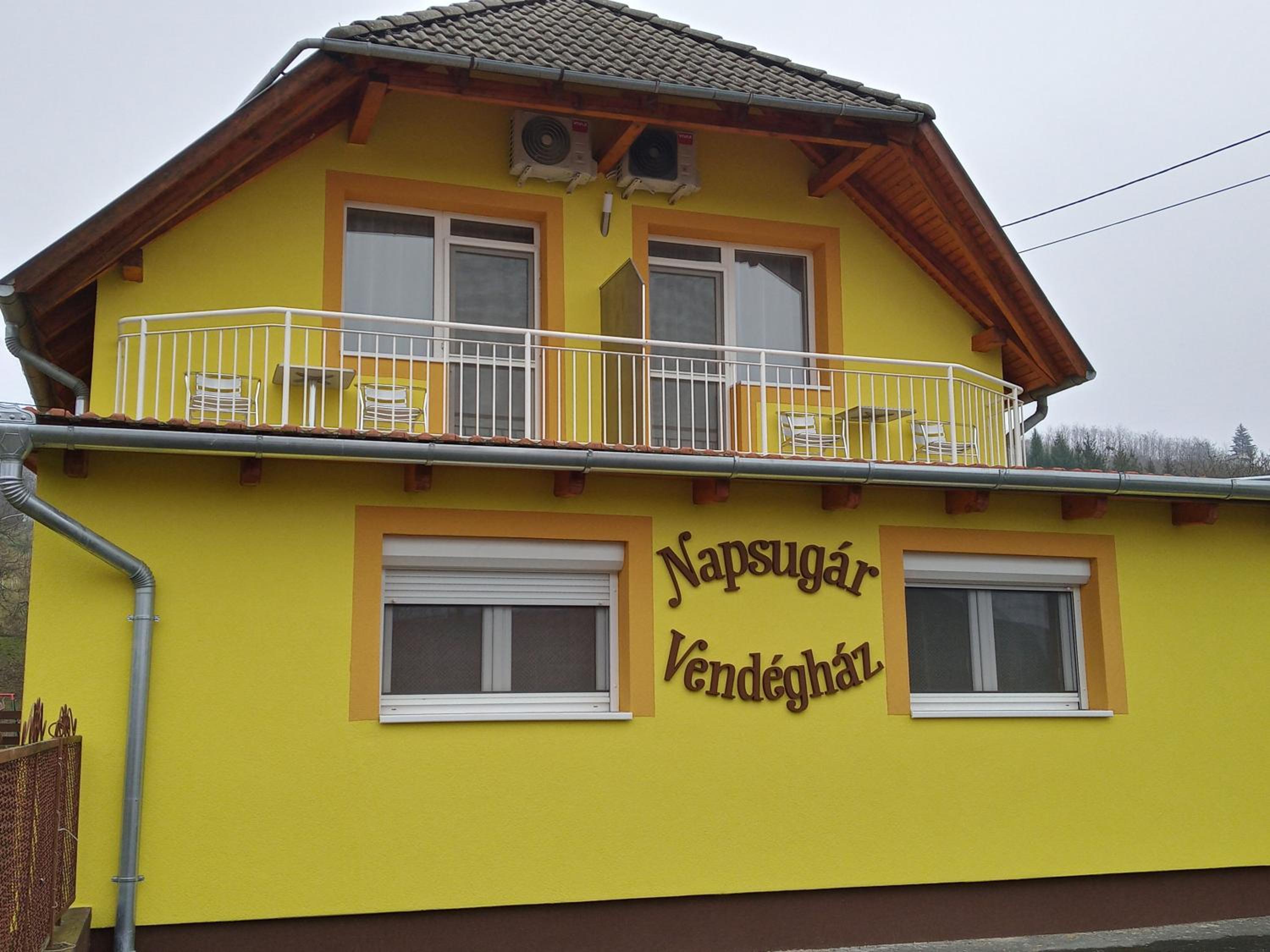 Napsugár Vendégház view 3