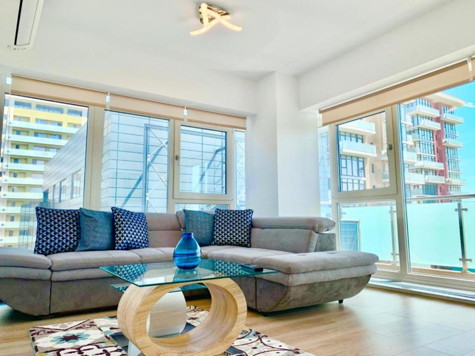 New Luxury Central Apartment view 2