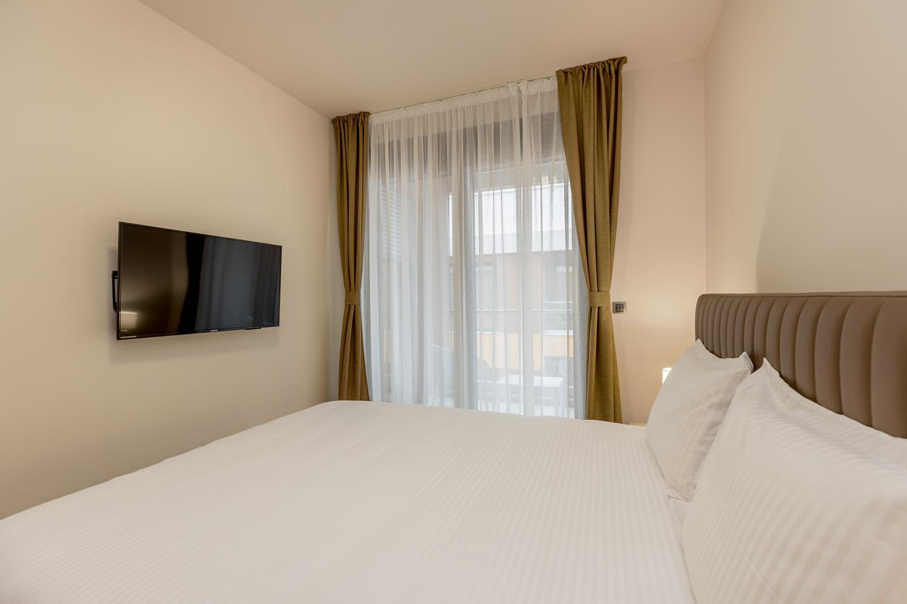 Athos Square Apartments