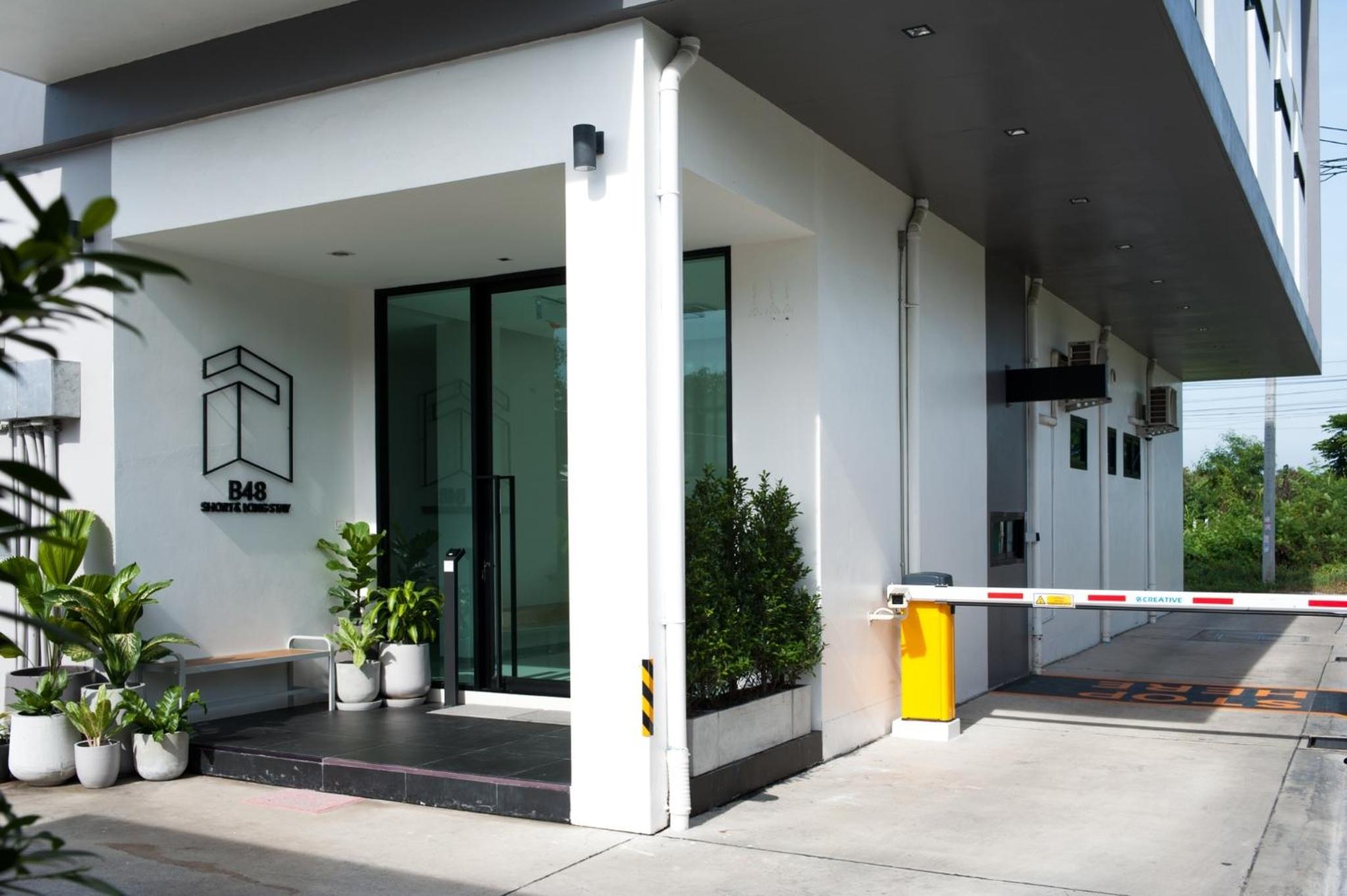 B48 Hotel
