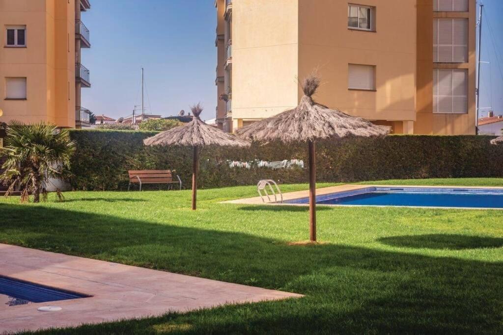 Apartamento en Roses con parking y piscina (5-7) photo 3