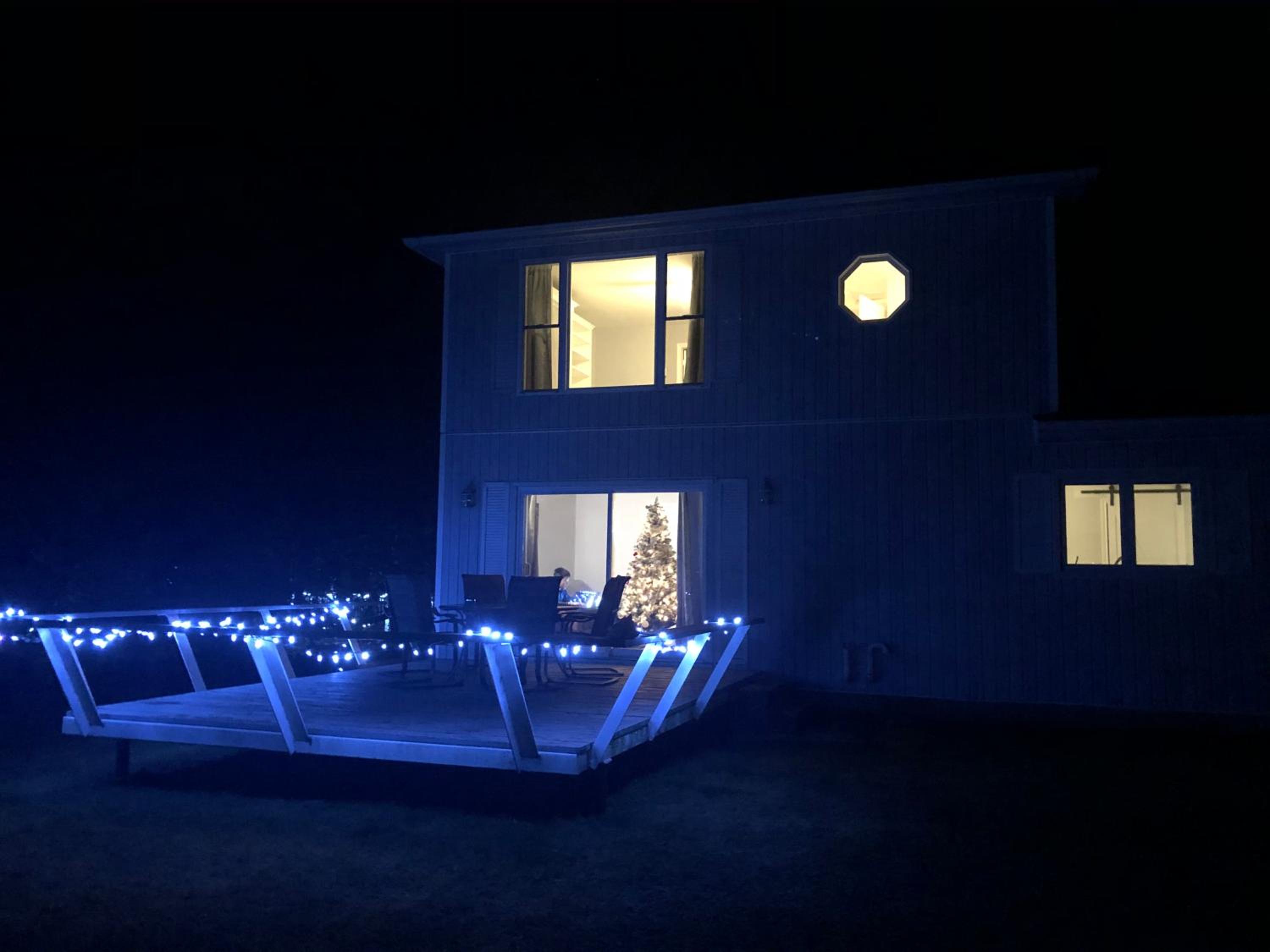 Entire waterfront cottage in carrying place