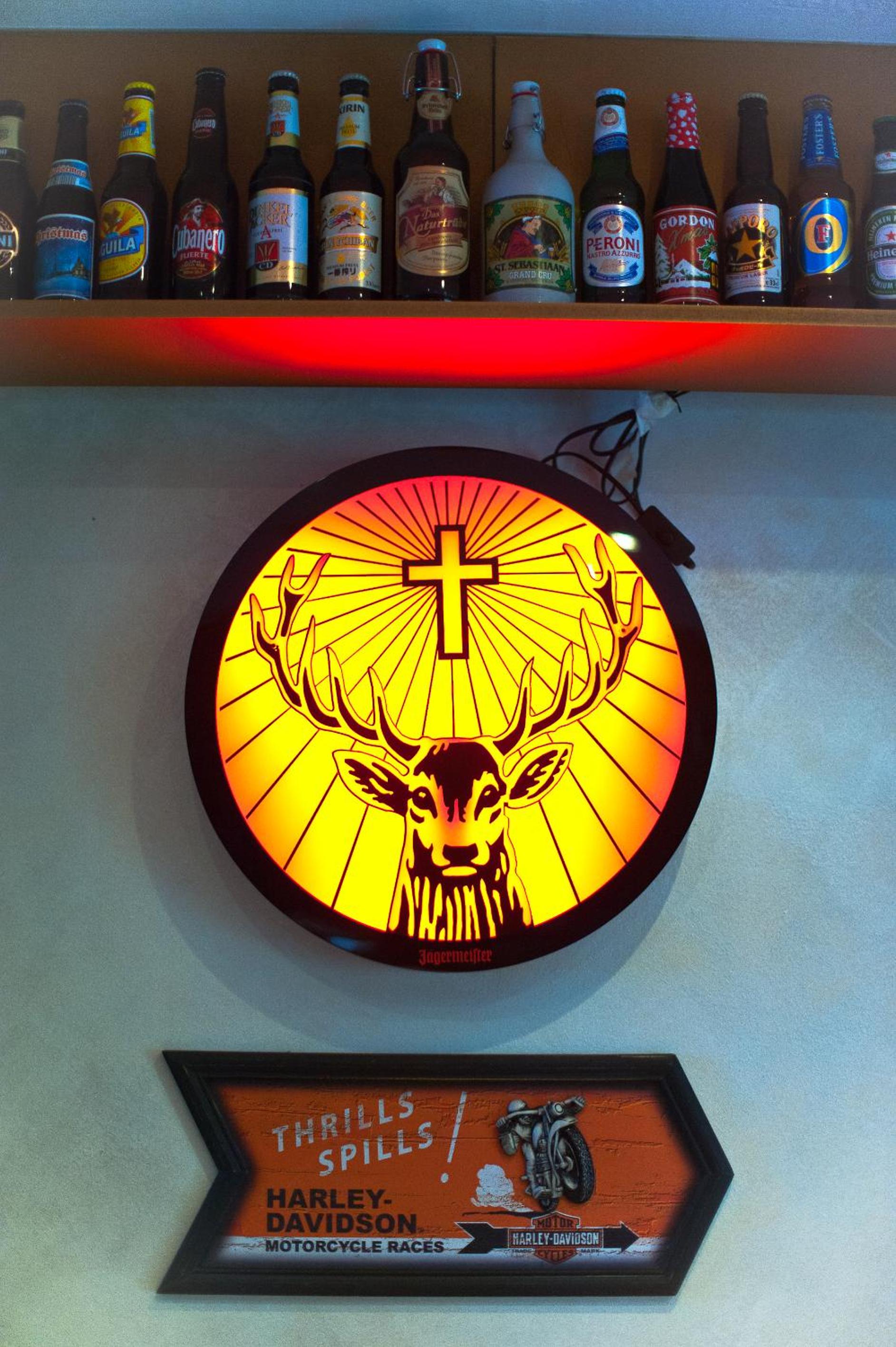 Barri Antic Hostel & Pub